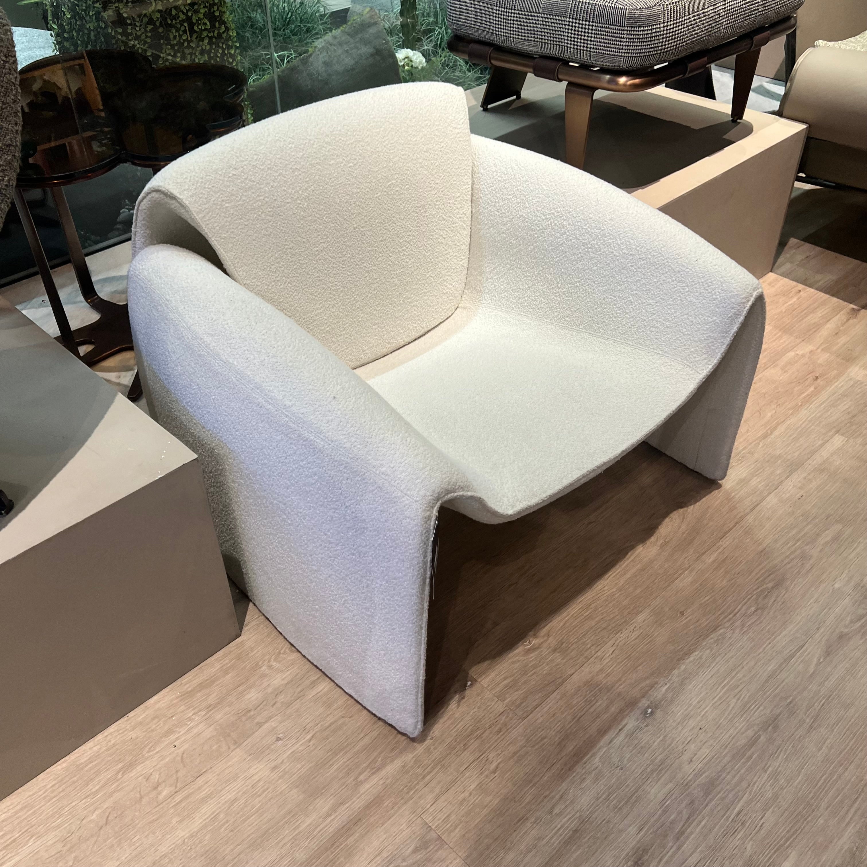 Display Item - New Drancy White Armchair LC056-White beige Nakheel - DISPLAY ITEM - ebarza Furniture UAE | Shop Modern Furniture in Abu Dhabi & Dubai - مفروشات ايبازرا في الامارات | تسوق اثاث عصري وديكورات مميزة في دبي وابوظبي