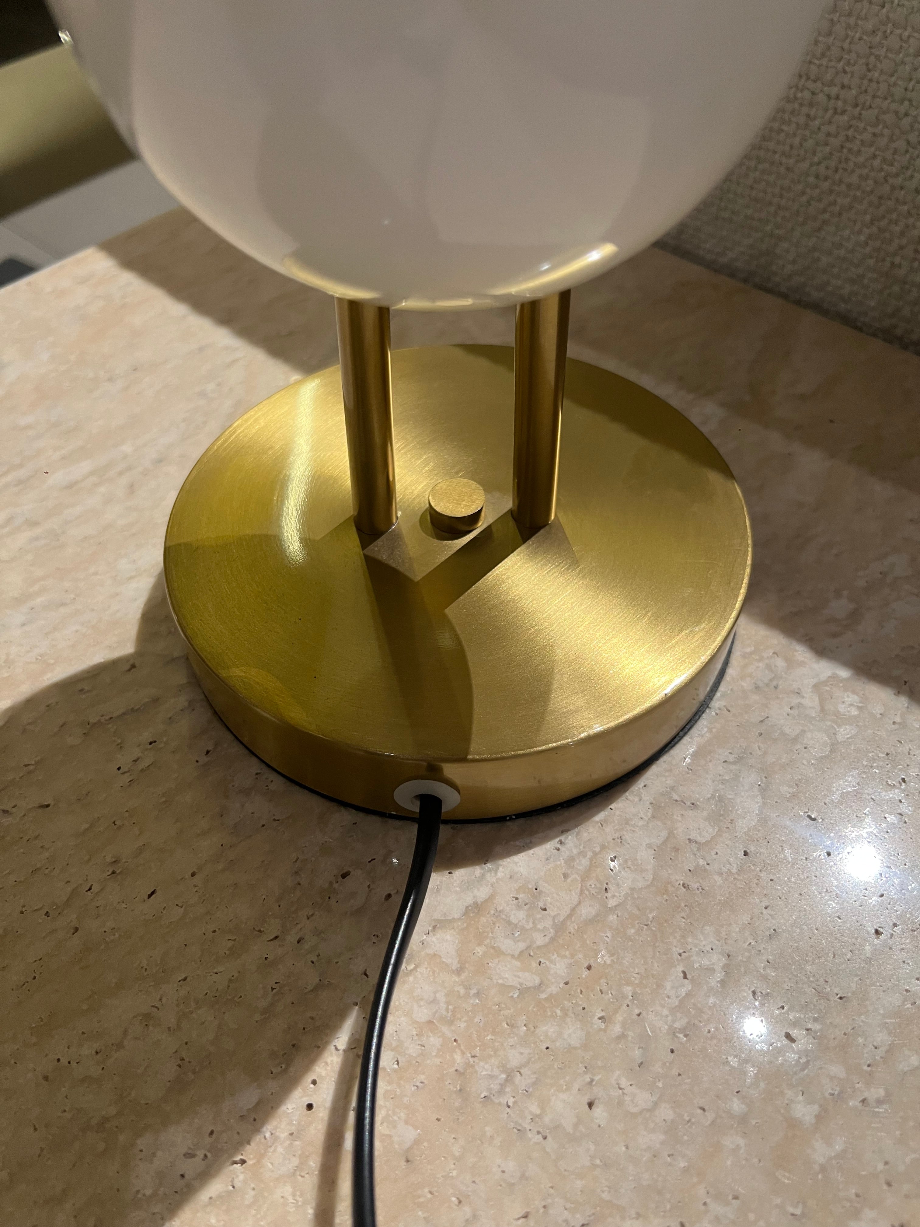 Display Item - Table Lamp White CY-LTD-1011-W Nakheel - DISPLAY ITEM - ebarza Furniture UAE | Shop Modern Furniture in Abu Dhabi & Dubai - مفروشات ايبازرا في الامارات | تسوق اثاث عصري وديكورات مميزة في دبي وابوظبي