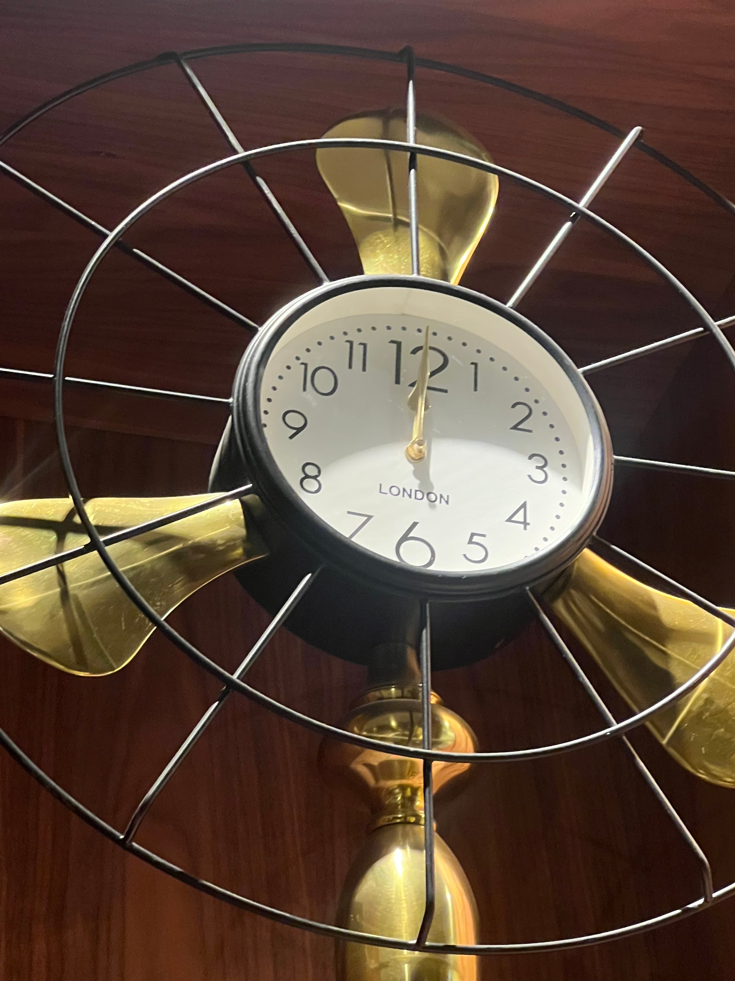 Display Item - Fan-Style Table Clock 14840-02 Nakheel - DISPLAY ITEM - ebarza Furniture UAE | Shop Modern Furniture in Abu Dhabi & Dubai - مفروشات ايبازرا في الامارات | تسوق اثاث عصري وديكورات مميزة في دبي وابوظبي