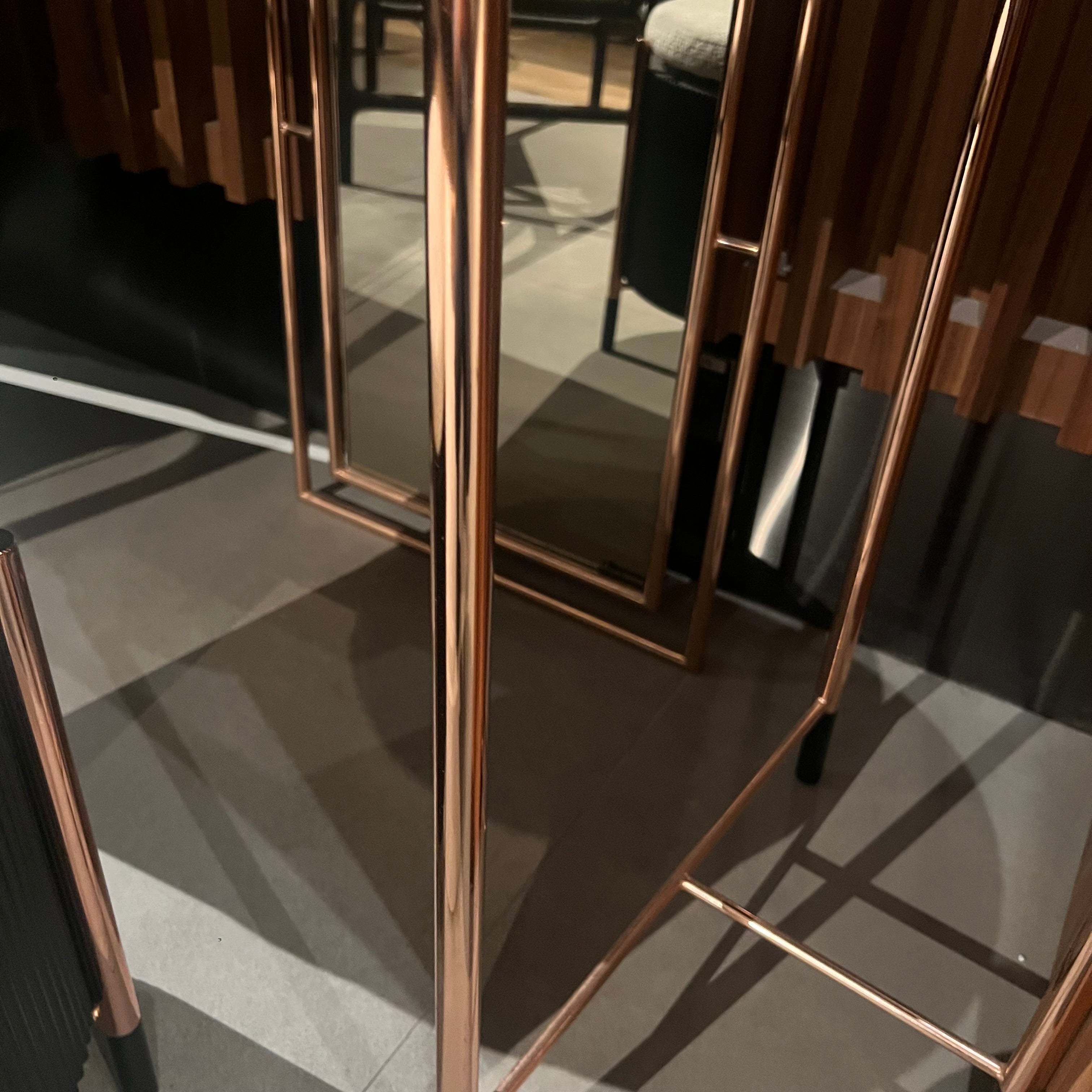 Display Item - Dali Marble Dresser + Mirror Nakheel - DISPLAY ITEM - ebarza Furniture UAE | Shop Modern Furniture in Abu Dhabi & Dubai - مفروشات ايبازرا في الامارات | تسوق اثاث عصري وديكورات مميزة في دبي وابوظبي