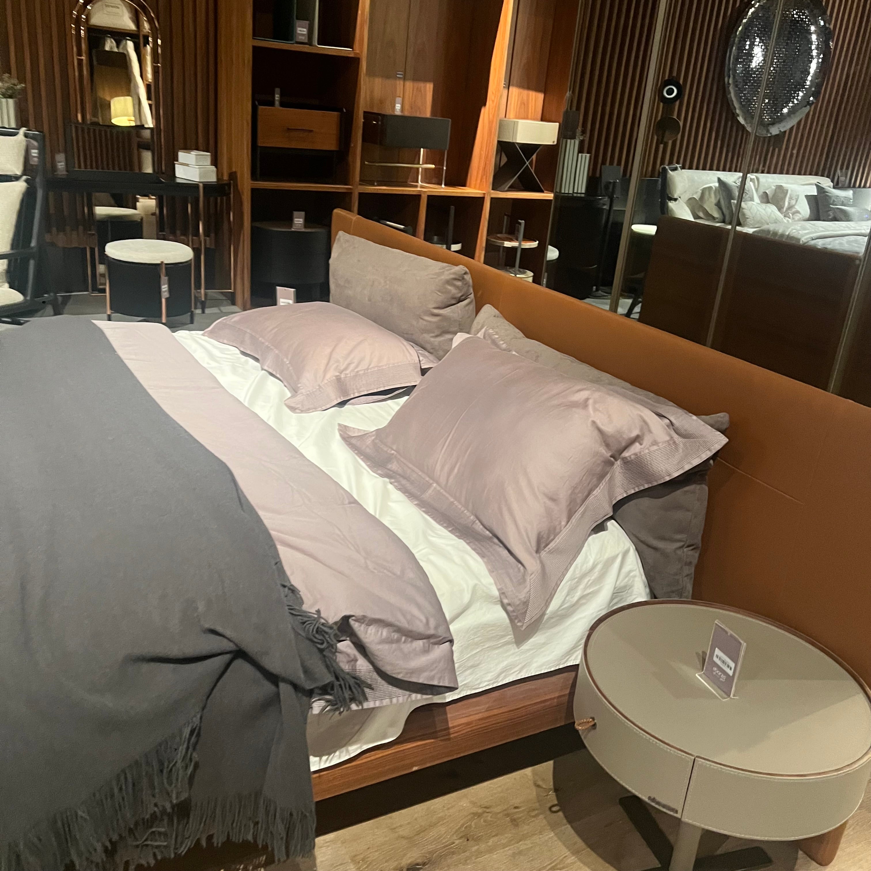 Display Item - Era King Size Bedstead Era-Bed Nakheel - DISPLAY ITEM - ebarza Furniture UAE | Shop Modern Furniture in Abu Dhabi & Dubai - مفروشات ايبازرا في الامارات | تسوق اثاث عصري وديكورات مميزة في دبي وابوظبي
