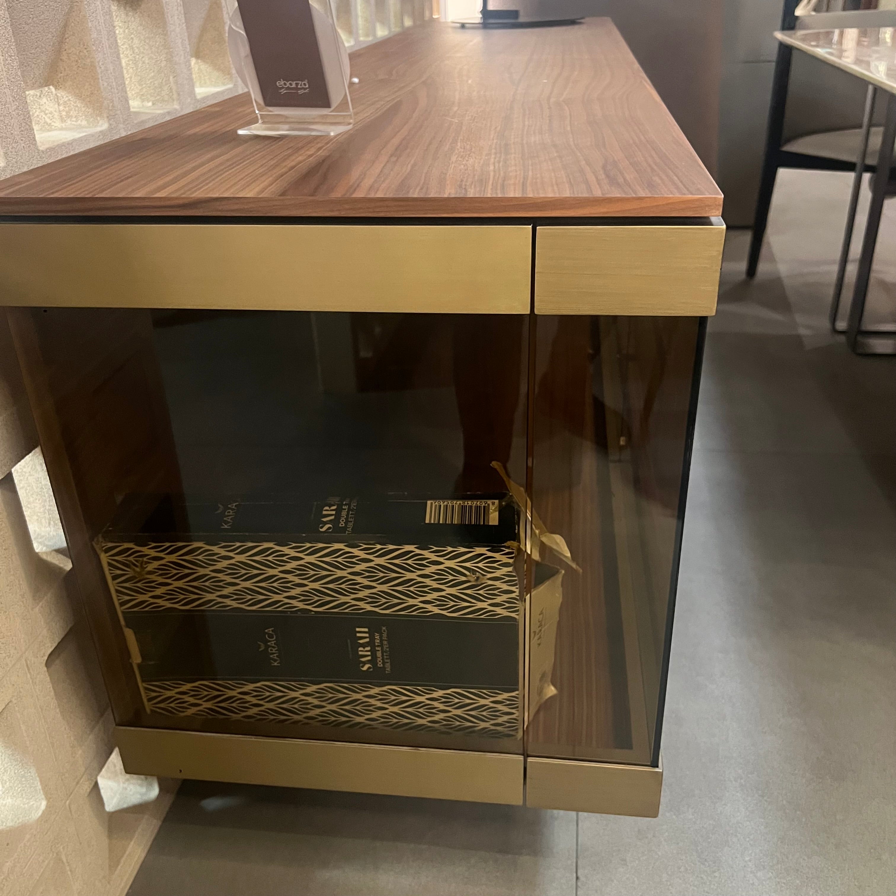 Display Item - Edessa Sideboard With Glass Edsa-Console Nakheel - DISPLAY ITEM - ebarza Furniture UAE | Shop Modern Furniture in Abu Dhabi & Dubai - مفروشات ايبازرا في الامارات | تسوق اثاث عصري وديكورات مميزة في دبي وابوظبي