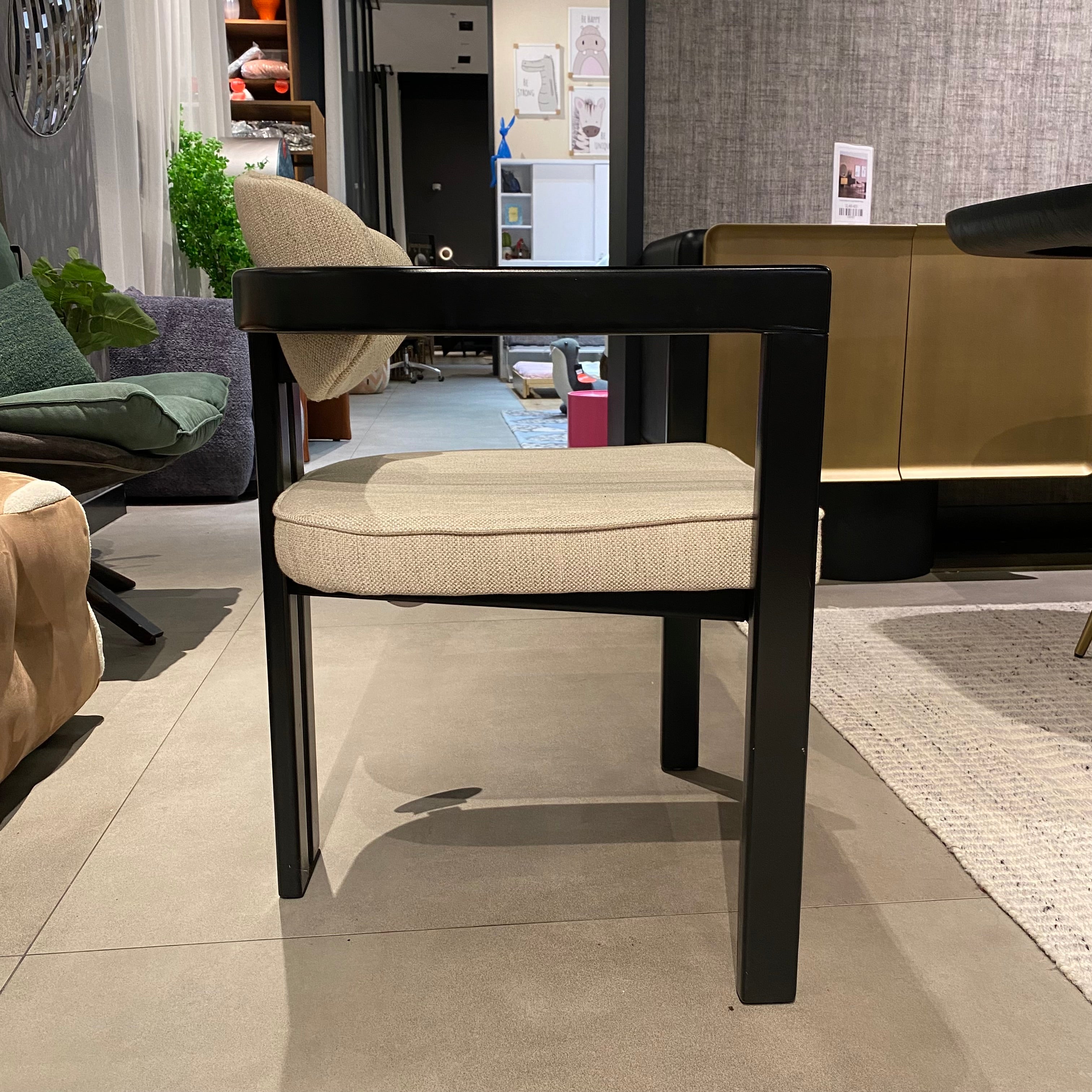 Display item - Kotor Chair(Notte) Sanc-49(Cosmic11)YAS - DISPLAY ITEM - ebarza Furniture UAE | Shop Modern Furniture in Abu Dhabi & Dubai - مفروشات ايبازرا في الامارات | تسوق اثاث عصري وديكورات مميزة في دبي وابوظبي