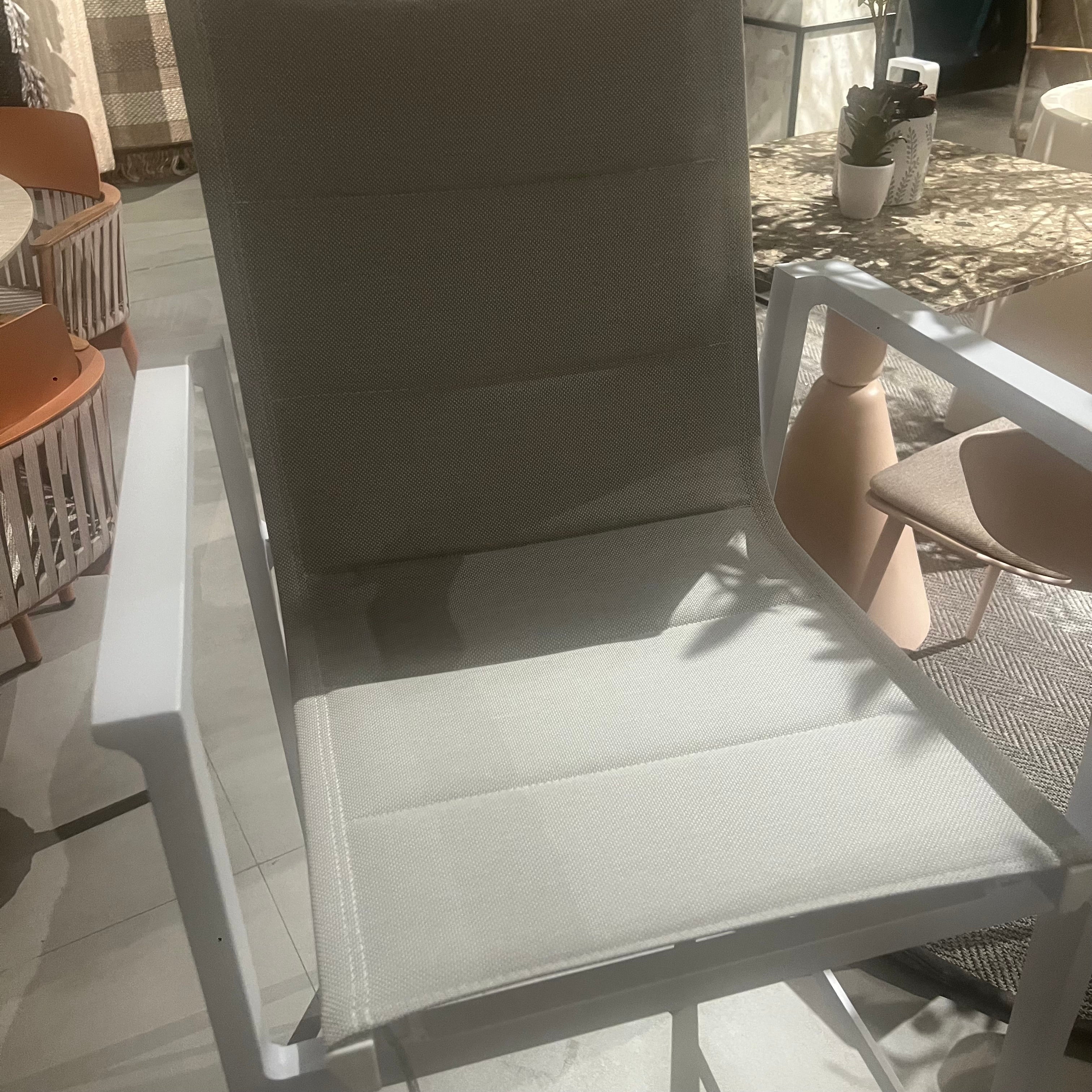 Display Item - Tango Aluminum Bar Chair Aether-Bar-W-Chair Nakheel - DISPLAY ITEM - ebarza Furniture UAE | Shop Modern Furniture in Abu Dhabi & Dubai - مفروشات ايبازرا في الامارات | تسوق اثاث عصري وديكورات مميزة في دبي وابوظبي