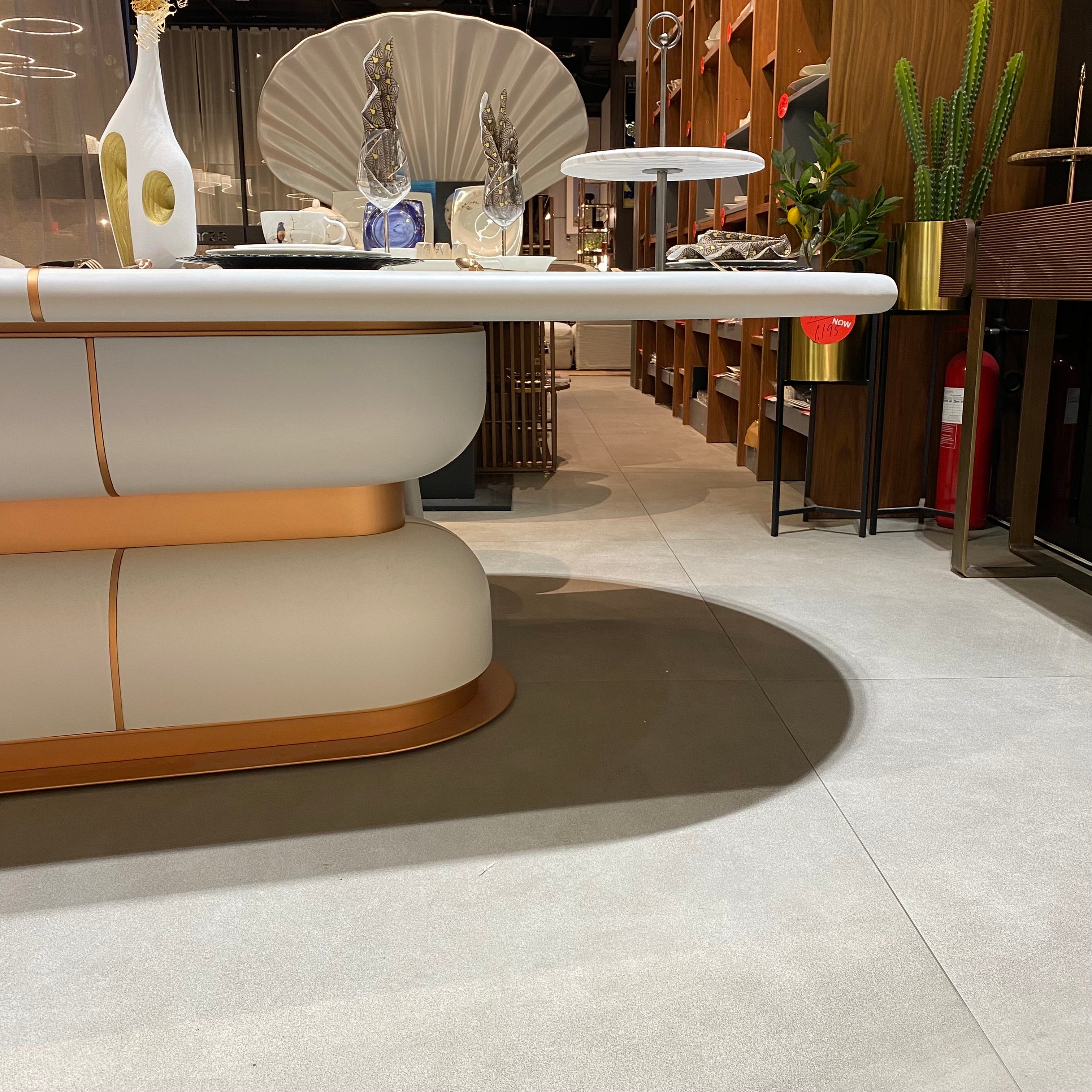 Display Item - Tulip Dining Table 260*120 CM MASTLP001-Nakheel - DISPLAY ITEM - ebarza Furniture UAE | Shop Modern Furniture in Abu Dhabi & Dubai - مفروشات ايبازرا في الامارات | تسوق اثاث عصري وديكورات مميزة في دبي وابوظبي