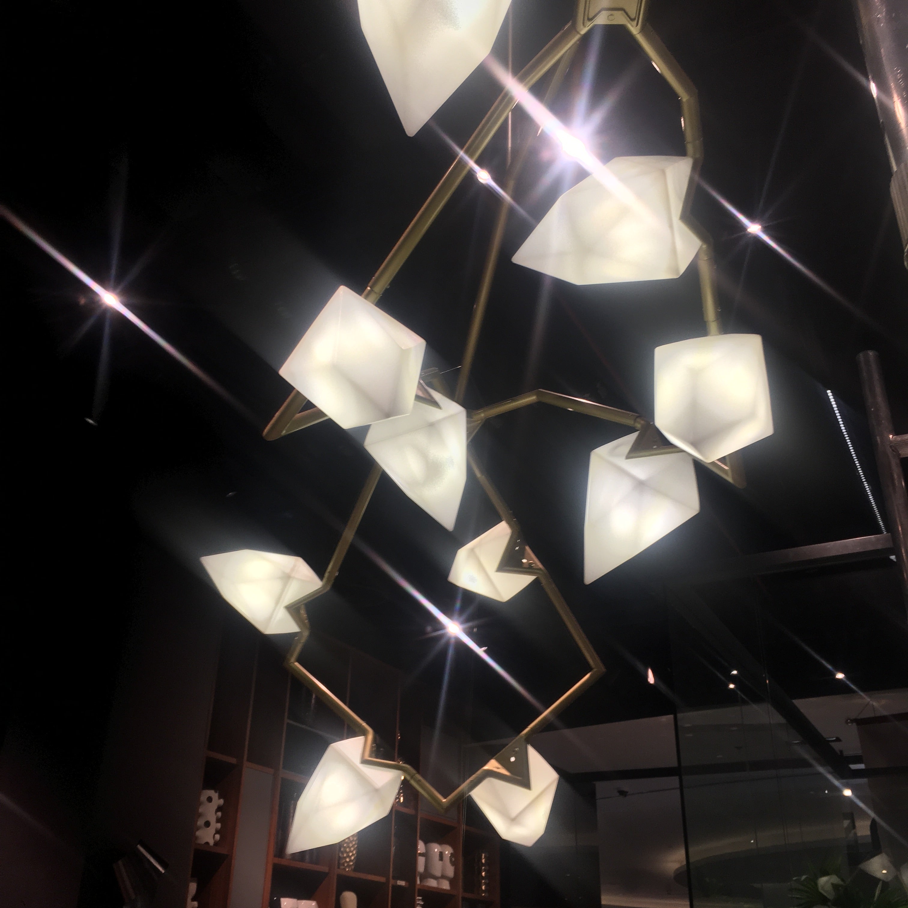 Display Item - Masko 12 Heads Chandelier Cy-New-093-GNakheel - DISPLAY ITEM - ebarza Furniture UAE | Shop Modern Furniture in Abu Dhabi & Dubai - مفروشات ايبازرا في الامارات | تسوق اثاث عصري وديكورات مميزة في دبي وابوظبي