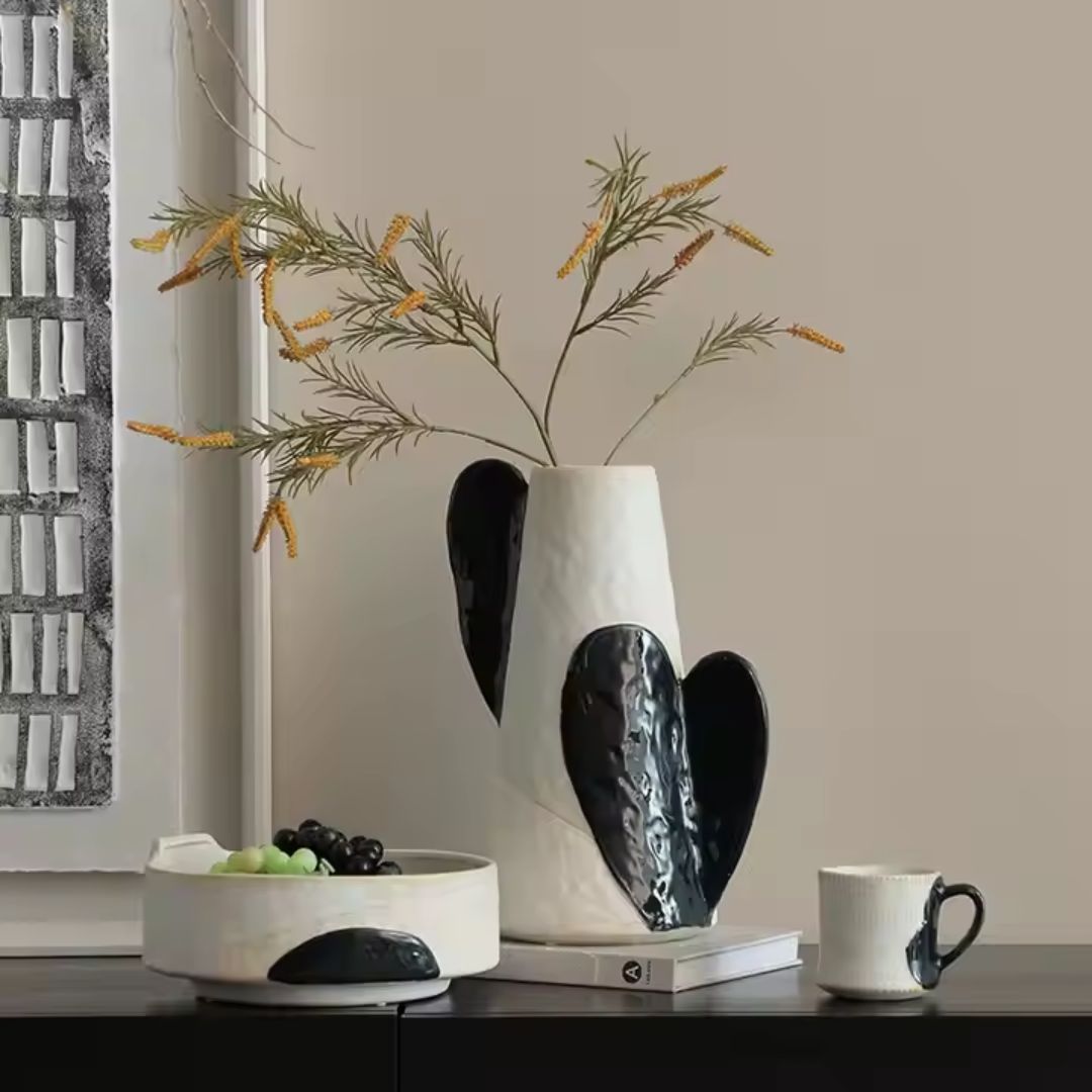 Impression Hand-Painted Ceramic Vase FD-D25057 - Vases - ebarza Furniture UAE | Shop Modern Furniture in Abu Dhabi & Dubai - مفروشات ايبازرا في الامارات | تسوق اثاث عصري وديكورات مميزة في دبي وابوظبي