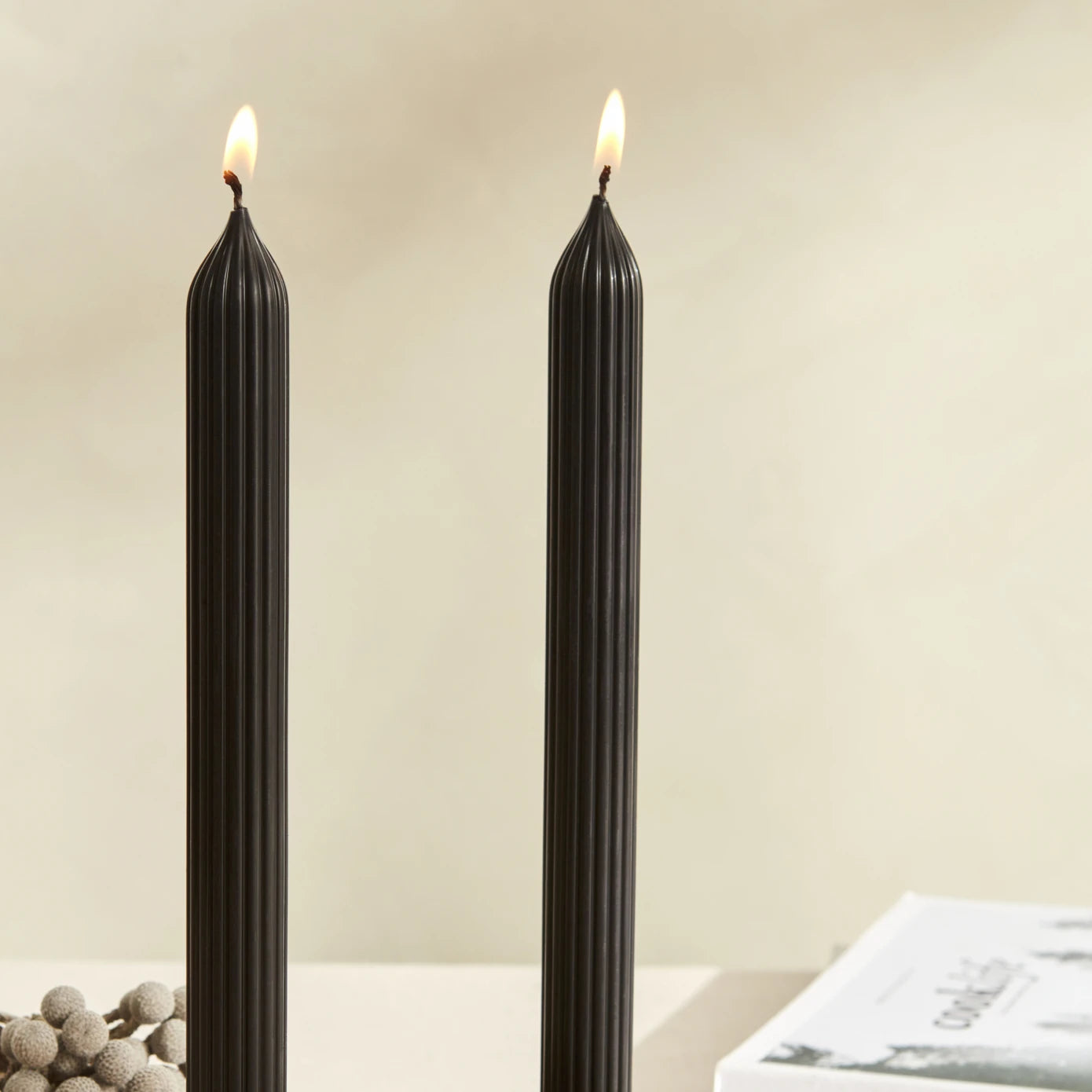 Karaca Home Wave 2-Piece Black Candlestick Candle 300.23.01.0264 - Candles - ebarza Furniture UAE | Shop Modern Furniture in Abu Dhabi & Dubai - مفروشات ايبازرا في الامارات | تسوق اثاث عصري وديكورات مميزة في دبي وابوظبي