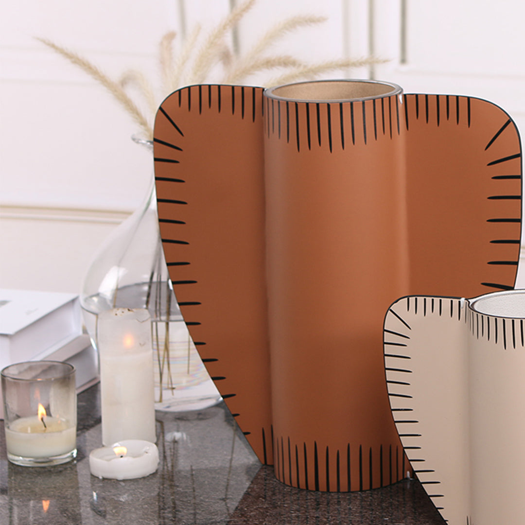 Leather Vase-Dry & Fresh-L KB3007CL - Vases - ebarza Furniture UAE | Shop Modern Furniture in Abu Dhabi & Dubai - مفروشات ايبازرا في الامارات | تسوق اثاث عصري وديكورات مميزة في دبي وابوظبي