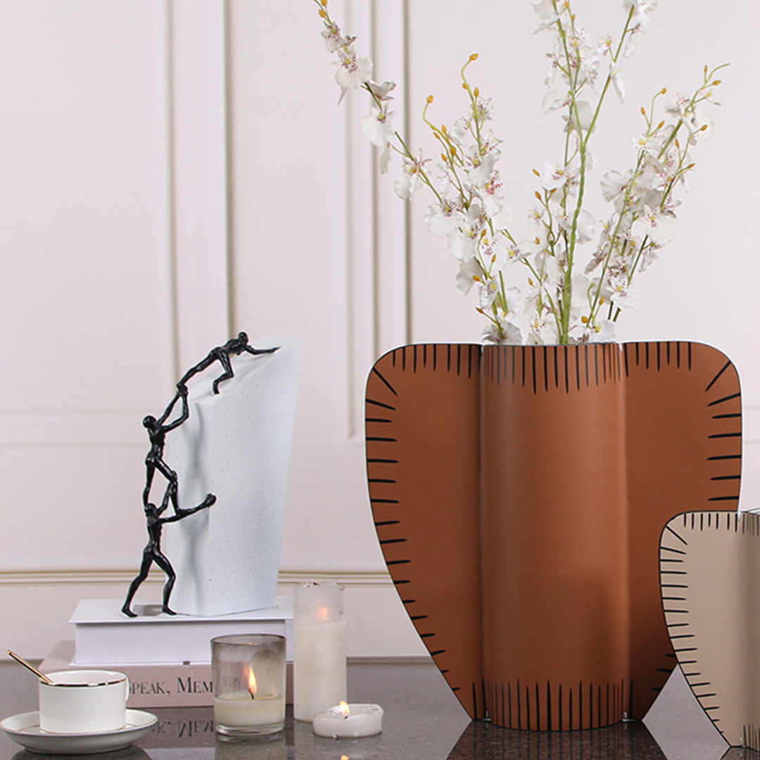 Leather Vase-Dry & Fresh-L KB3007CL - Vases - ebarza Furniture UAE | Shop Modern Furniture in Abu Dhabi & Dubai - مفروشات ايبازرا في الامارات | تسوق اثاث عصري وديكورات مميزة في دبي وابوظبي