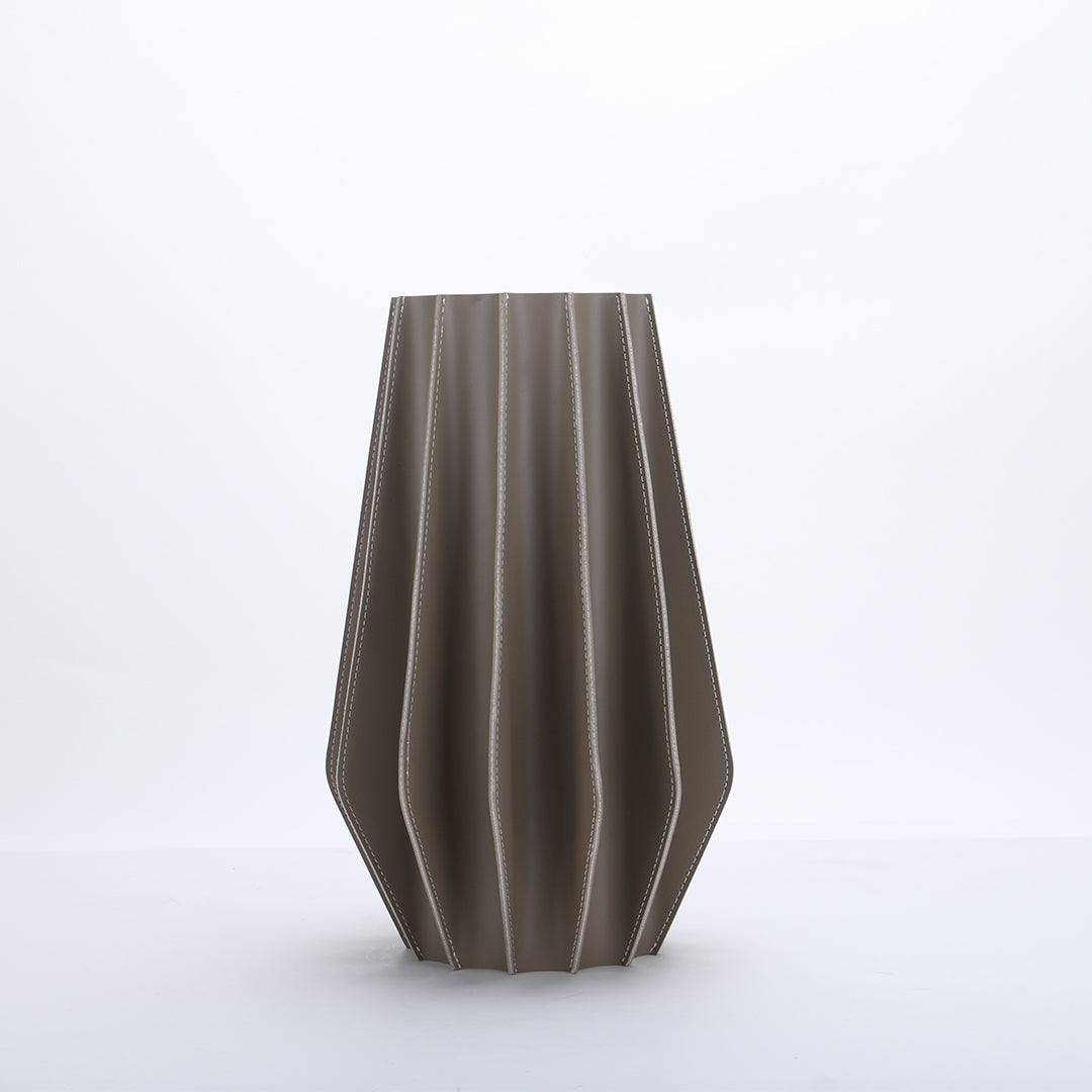 Leather Vase-Dry & Fresh-L KB3008DL - Vases - ebarza Furniture UAE | Shop Modern Furniture in Abu Dhabi & Dubai - مفروشات ايبازرا في الامارات | تسوق اثاث عصري وديكورات مميزة في دبي وابوظبي