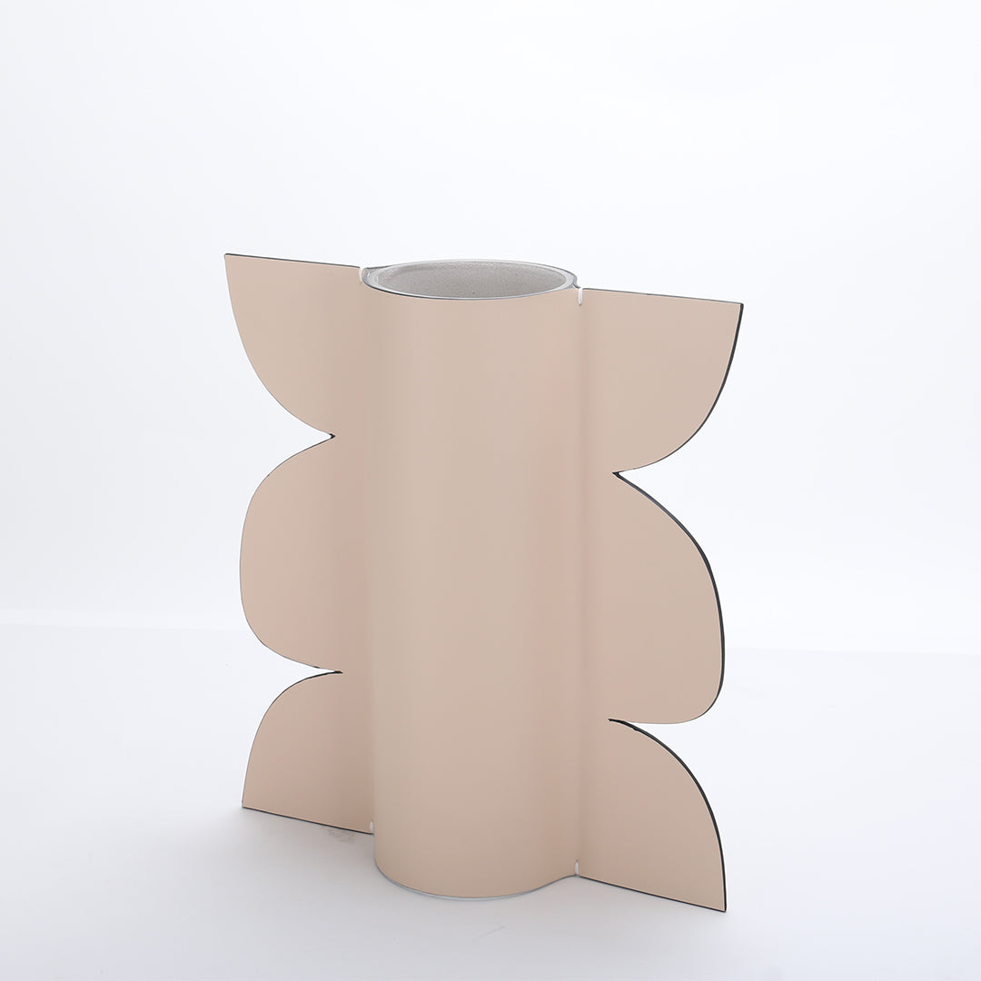 Leather Vase-Dry & Fresh-L KB3009CL - Vases - ebarza Furniture UAE | Shop Modern Furniture in Abu Dhabi & Dubai - مفروشات ايبازرا في الامارات | تسوق اثاث عصري وديكورات مميزة في دبي وابوظبي