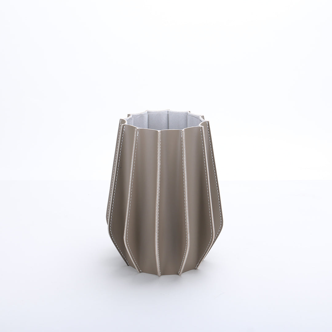 Leather Vase-Dry & Fresh-S KB3008DS - Vases - ebarza Furniture UAE | Shop Modern Furniture in Abu Dhabi & Dubai - مفروشات ايبازرا في الامارات | تسوق اثاث عصري وديكورات مميزة في دبي وابوظبي