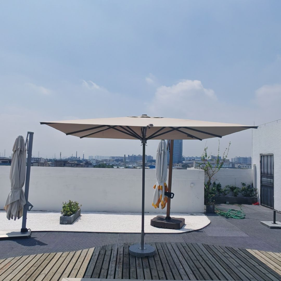 Luxury Hydraulic Center Pole Umbrella MS-1602-2A-LED - Outdoor Umbrellas - ebarza Furniture UAE | Shop Modern Furniture in Abu Dhabi & Dubai - مفروشات ايبازرا في الامارات | تسوق اثاث عصري وديكورات مميزة في دبي وابوظبي