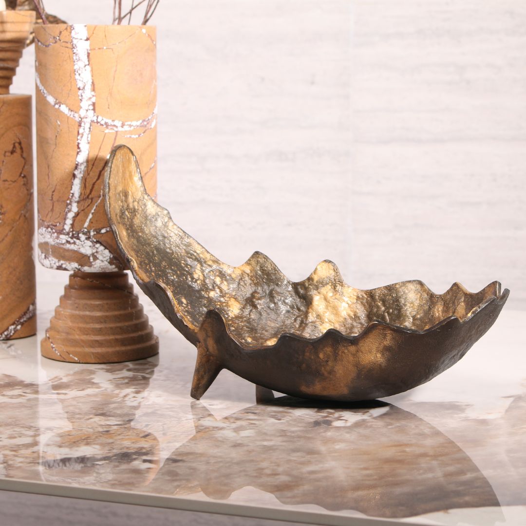 Moon-Shaped Metal Tray KC5006