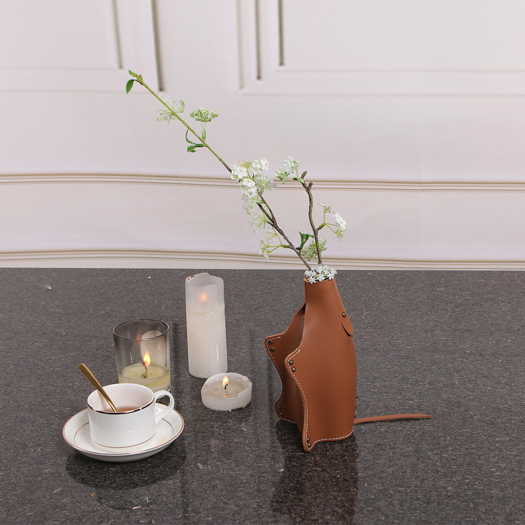 Mouse Vase/Sculpture KB3024 - Vases - ebarza Furniture UAE | Shop Modern Furniture in Abu Dhabi & Dubai - مفروشات ايبازرا في الامارات | تسوق اثاث عصري وديكورات مميزة في دبي وابوظبي