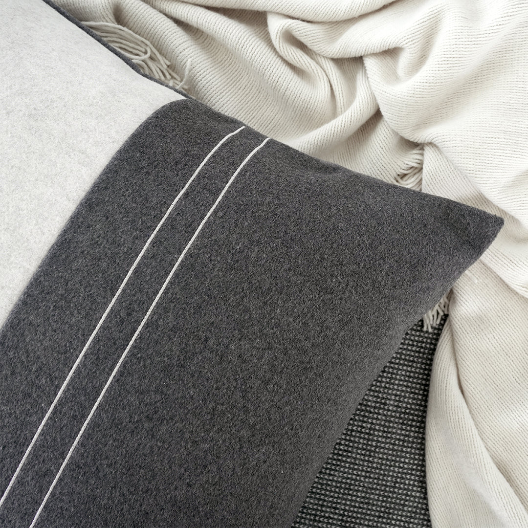 Nolan Bedding Set - EBB047 - Bedding - ebarza Furniture UAE | Shop Modern Furniture in Abu Dhabi & Dubai - مفروشات ايبازرا في الامارات | تسوق اثاث عصري وديكورات مميزة في دبي وابوظبي