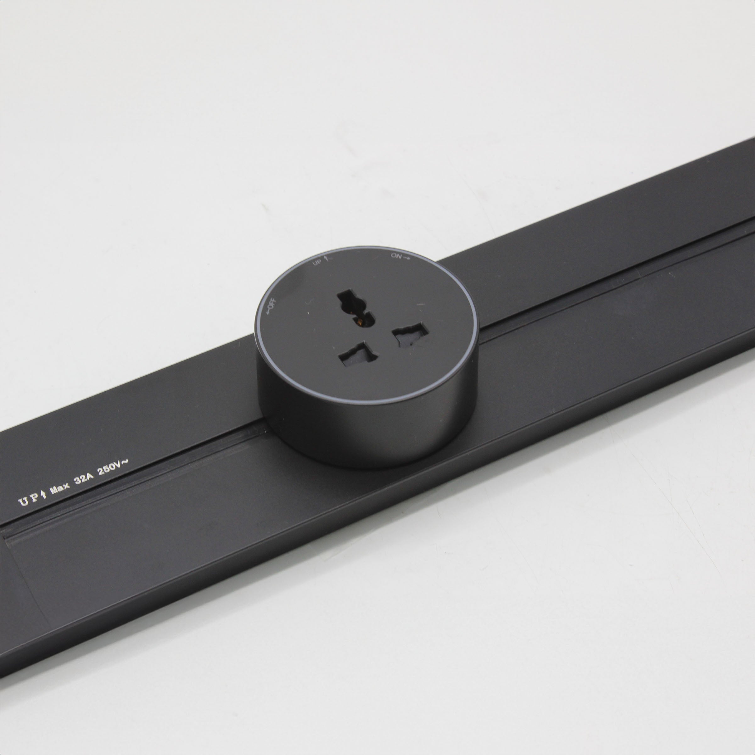 Universal Power Adapter AH04-CU - Power Track System - ebarza Furniture UAE | Shop Modern Furniture in Abu Dhabi & Dubai - مفروشات ايبازرا في الامارات | تسوق اثاث عصري وديكورات مميزة في دبي وابوظبي