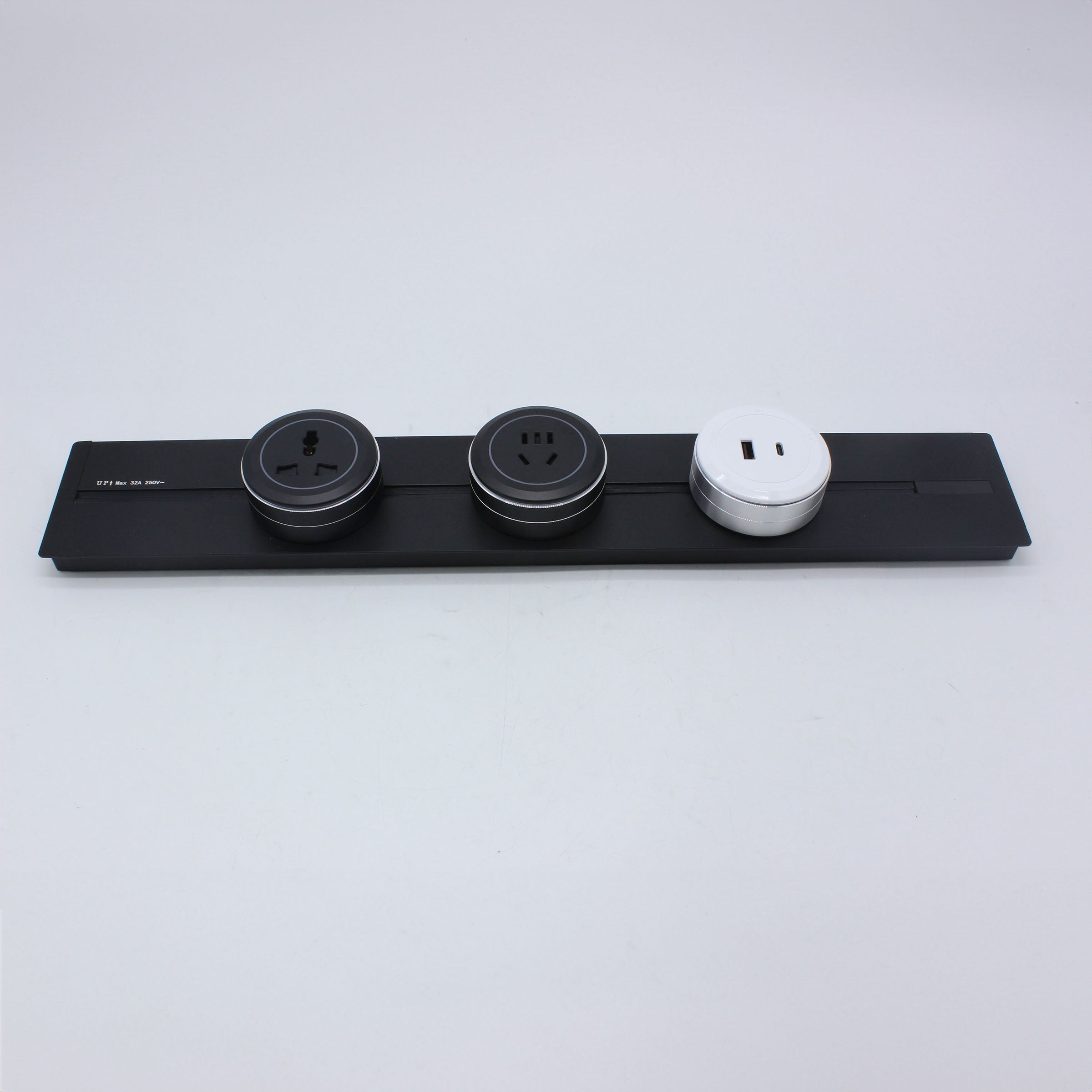 Power Track System 60X8 CM AH04-C - Power Track System - ebarza Furniture UAE | Shop Modern Furniture in Abu Dhabi & Dubai - مفروشات ايبازرا في الامارات | تسوق اثاث عصري وديكورات مميزة في دبي وابوظبي