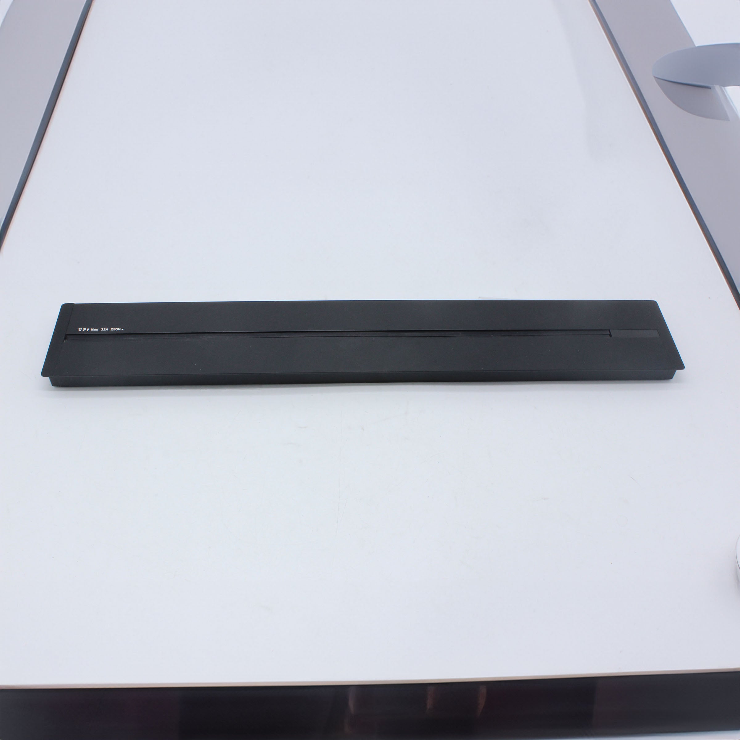 Power Track System 120X8 CM AH04-C - Power Track System - ebarza Furniture UAE | Shop Modern Furniture in Abu Dhabi & Dubai - مفروشات ايبازرا في الامارات | تسوق اثاث عصري وديكورات مميزة في دبي وابوظبي