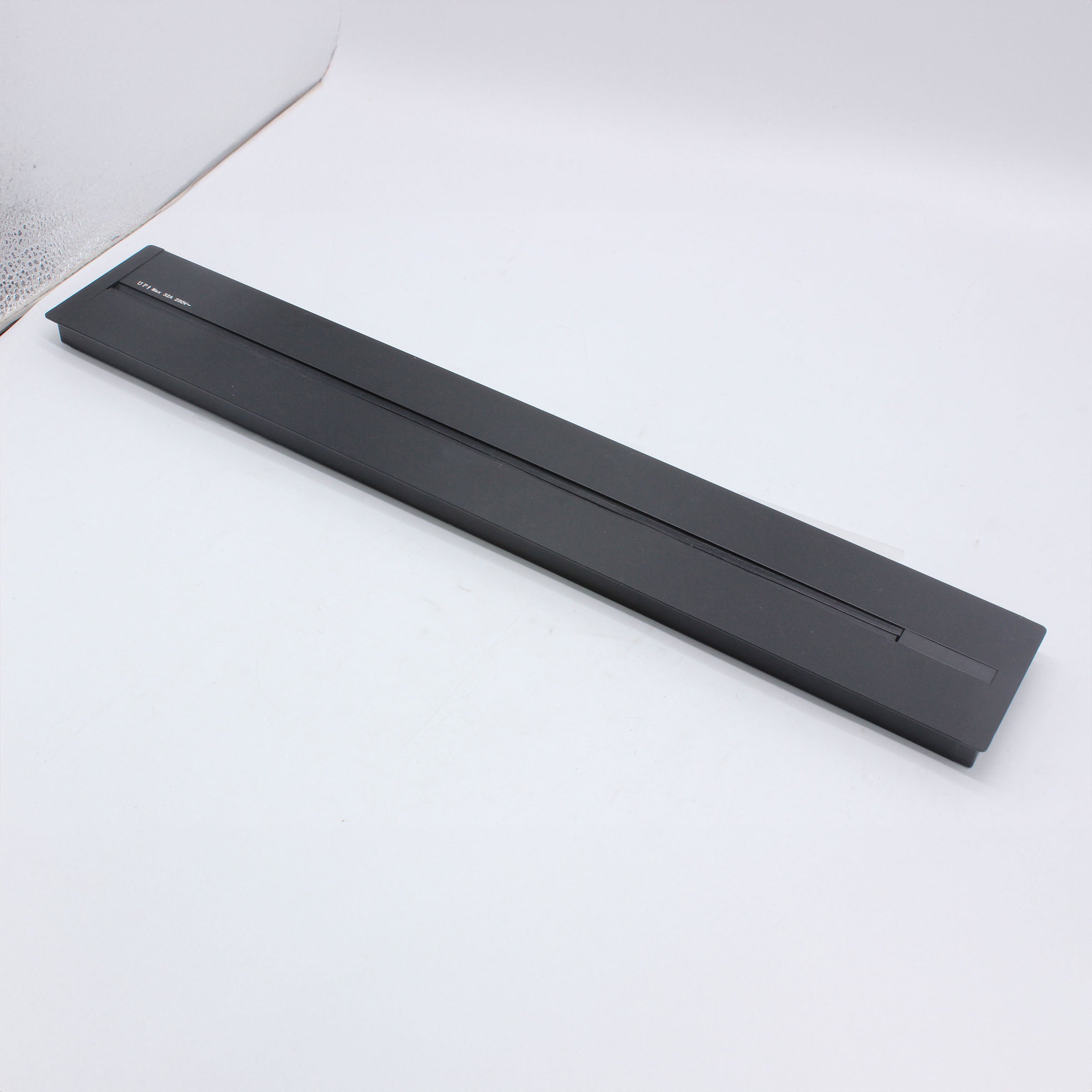 Power Track System 60X8 CM AH04-C - Power Track System - ebarza Furniture UAE | Shop Modern Furniture in Abu Dhabi & Dubai - مفروشات ايبازرا في الامارات | تسوق اثاث عصري وديكورات مميزة في دبي وابوظبي
