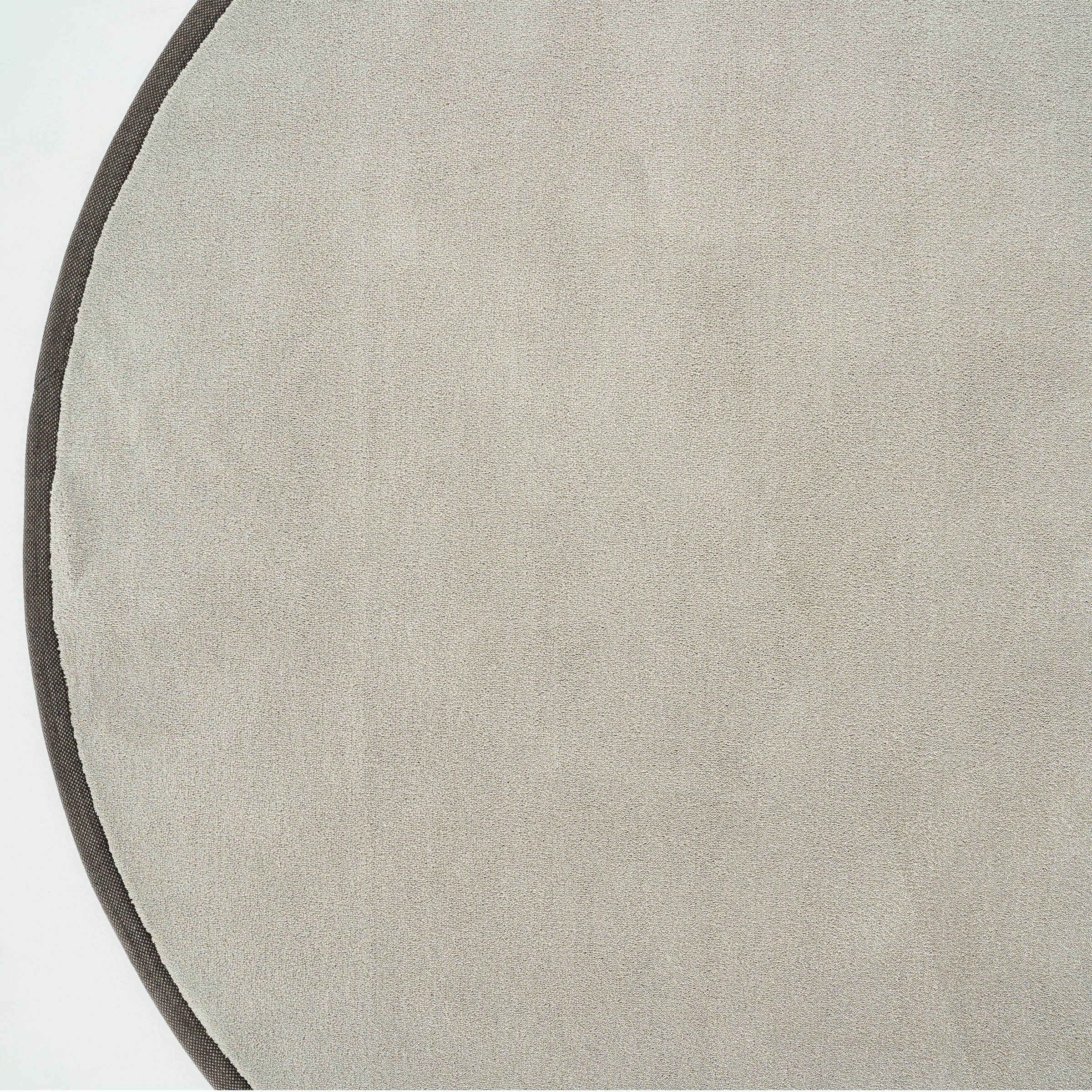 D150 CM BOUNTY 74 MONTEREY Rug 80208 - Rugs - ebarza Furniture UAE | Shop Modern Furniture in Abu Dhabi & Dubai - مفروشات ايبازرا في الامارات | تسوق اثاث عصري وديكورات مميزة في دبي وابوظبي