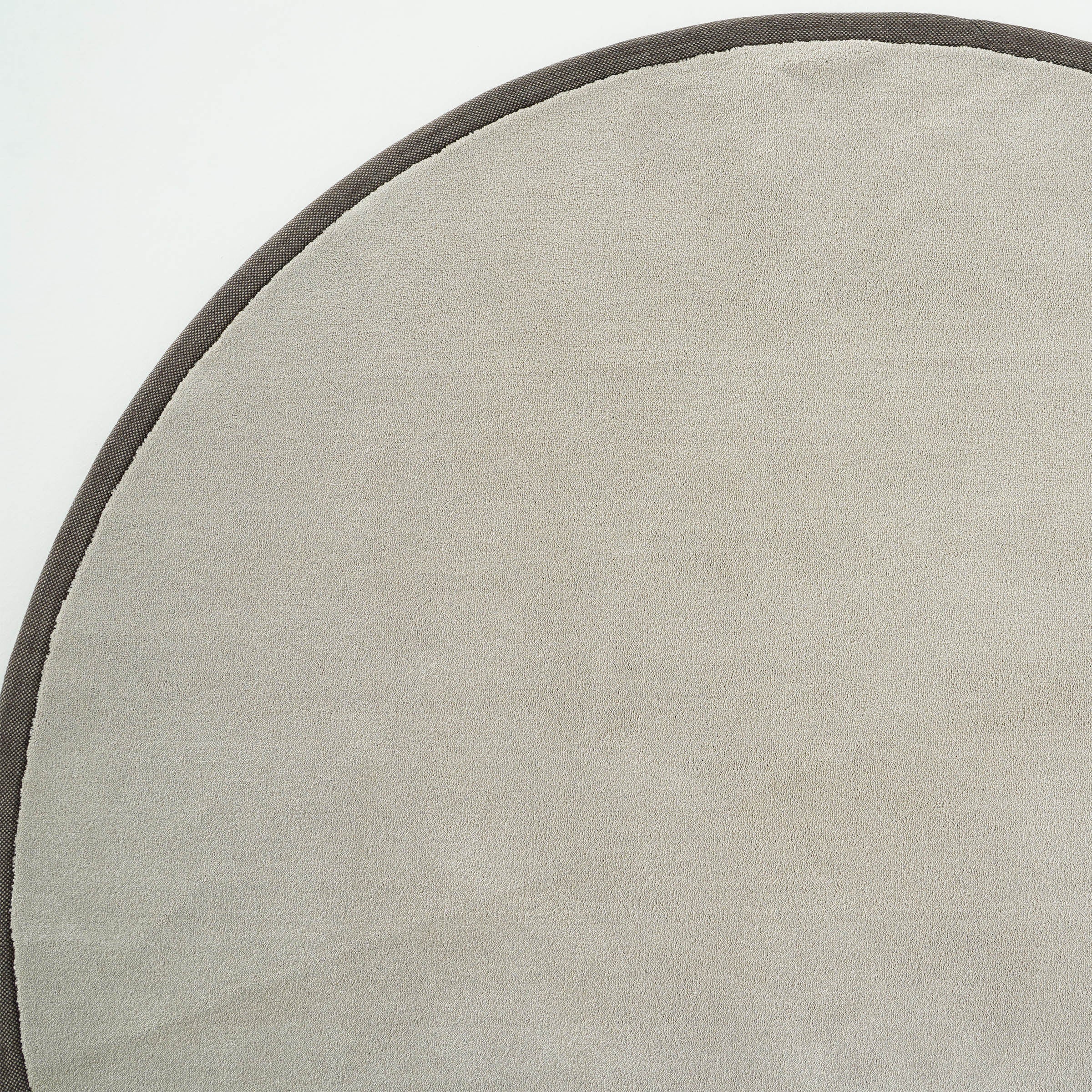 D300 CM BOUNTY 74 MONTEREY Rug 80208 - Rugs - ebarza Furniture UAE | Shop Modern Furniture in Abu Dhabi & Dubai - مفروشات ايبازرا في الامارات | تسوق اثاث عصري وديكورات مميزة في دبي وابوظبي