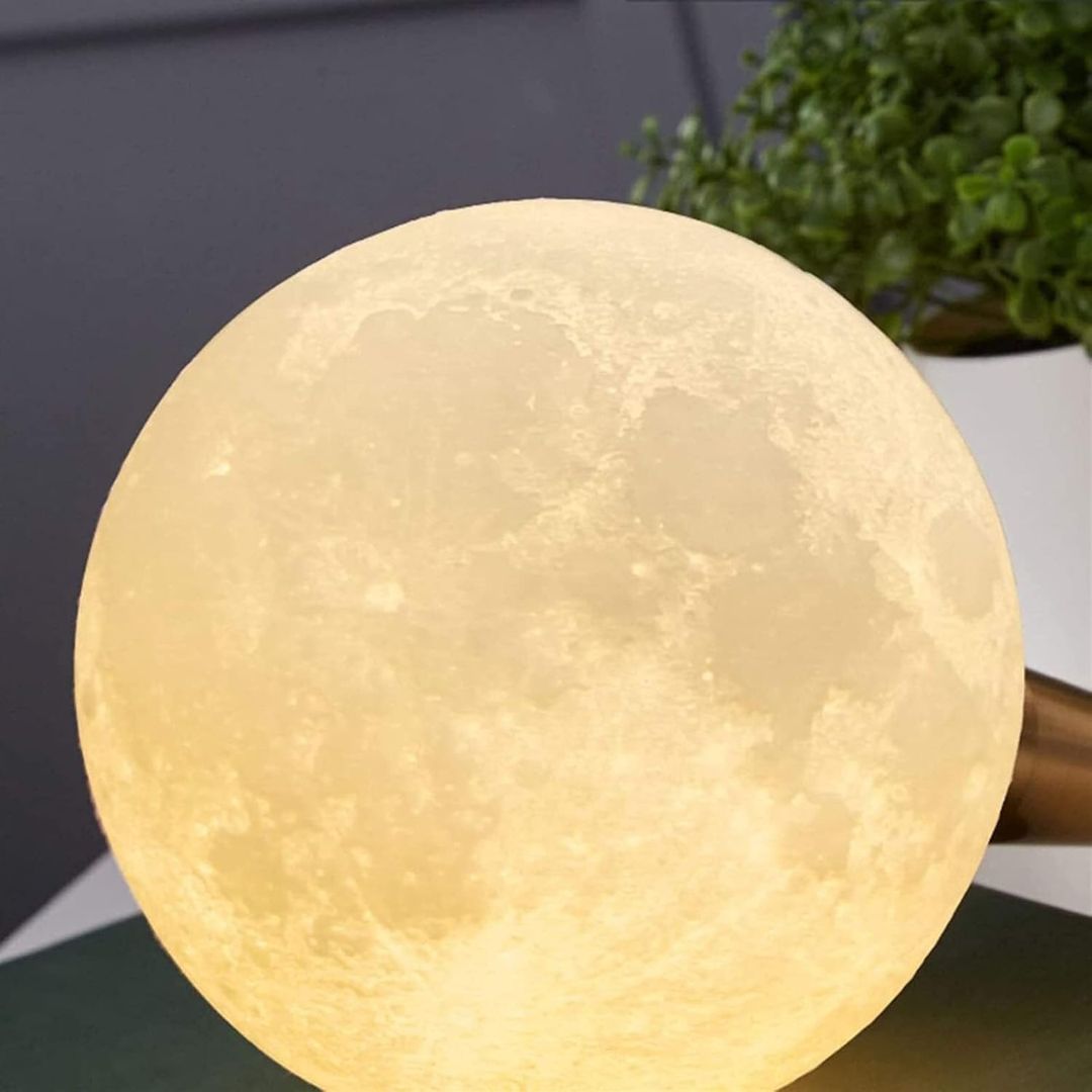 Space Boy Resin Table lamp HTD-YT2052 - Desk/table Lamps - ebarza Furniture UAE | Shop Modern Furniture in Abu Dhabi & Dubai - مفروشات ايبازرا في الامارات | تسوق اثاث عصري وديكورات مميزة في دبي وابوظبي