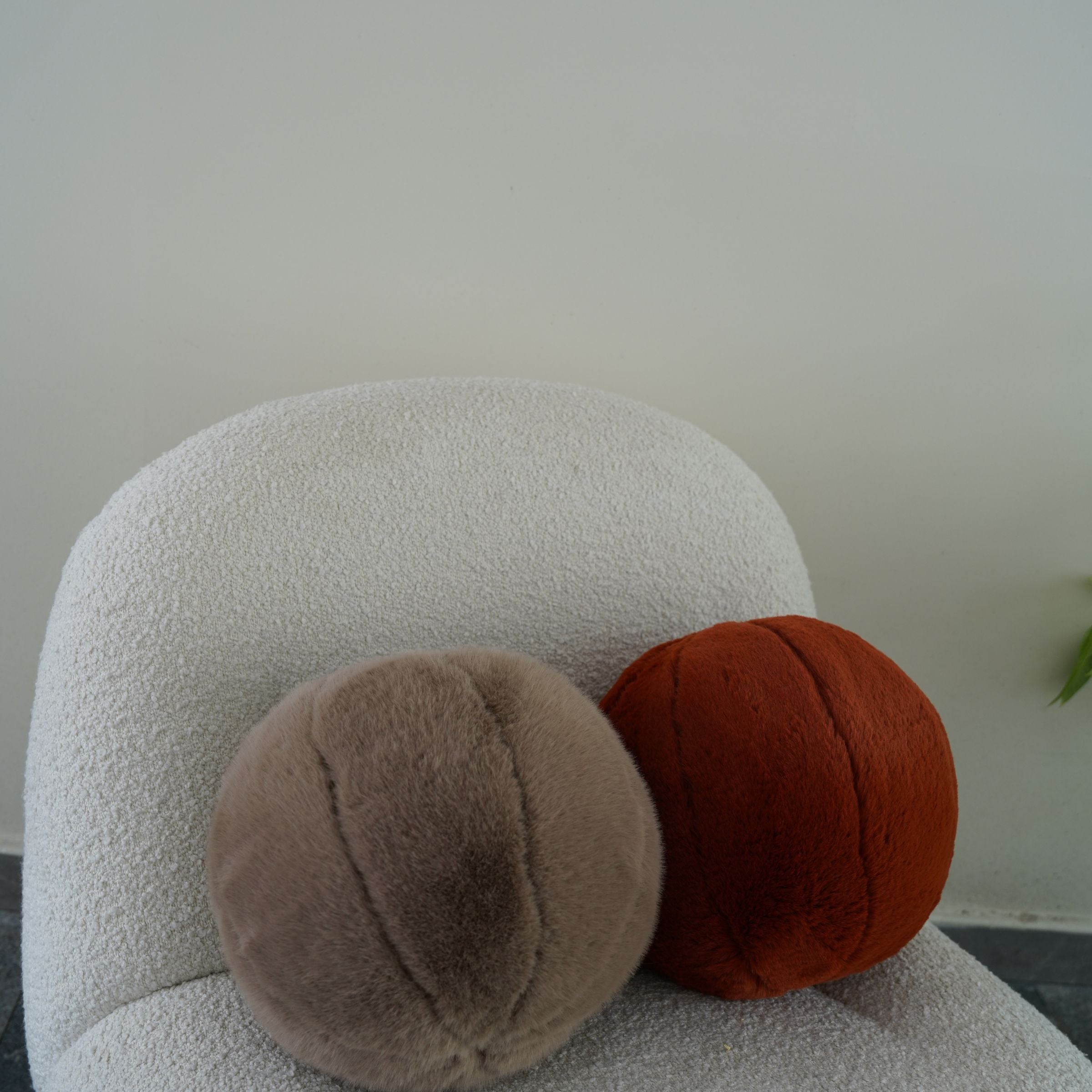 D30cm  SKJG Acq Plush Ball Cushion(with filling) ECC144 -  Cushions - ebarza Furniture UAE | Shop Modern Furniture in Abu Dhabi & Dubai - مفروشات ايبازرا في الامارات | تسوق اثاث عصري وديكورات مميزة في دبي وابوظبي