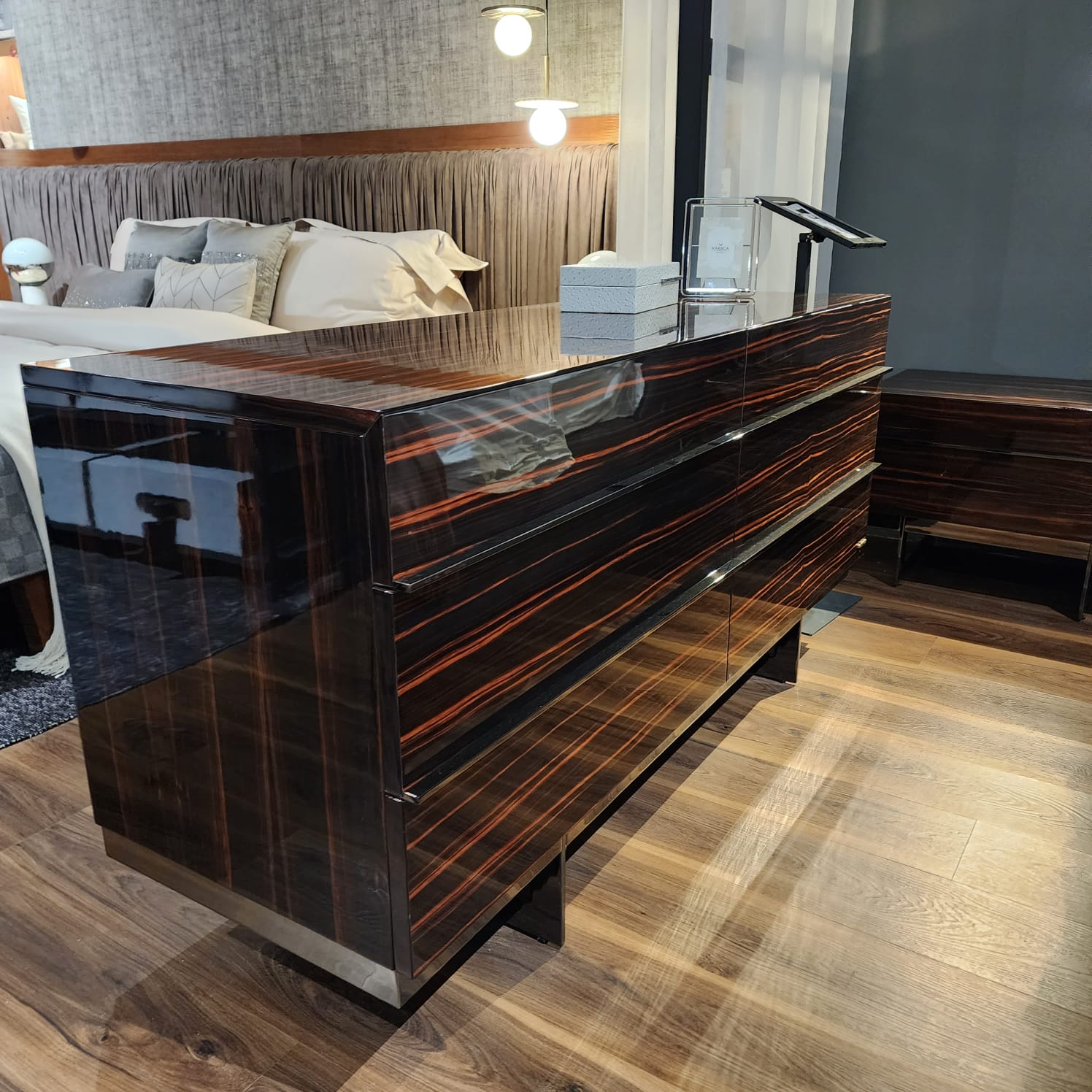 Display Item - Prada Elegant Bedroom Set PradaElegant-YAS - DISPLAY ITEM - ebarza Furniture UAE | Shop Modern Furniture in Abu Dhabi & Dubai - مفروشات ايبازرا في الامارات | تسوق اثاث عصري وديكورات مميزة في دبي وابوظبي