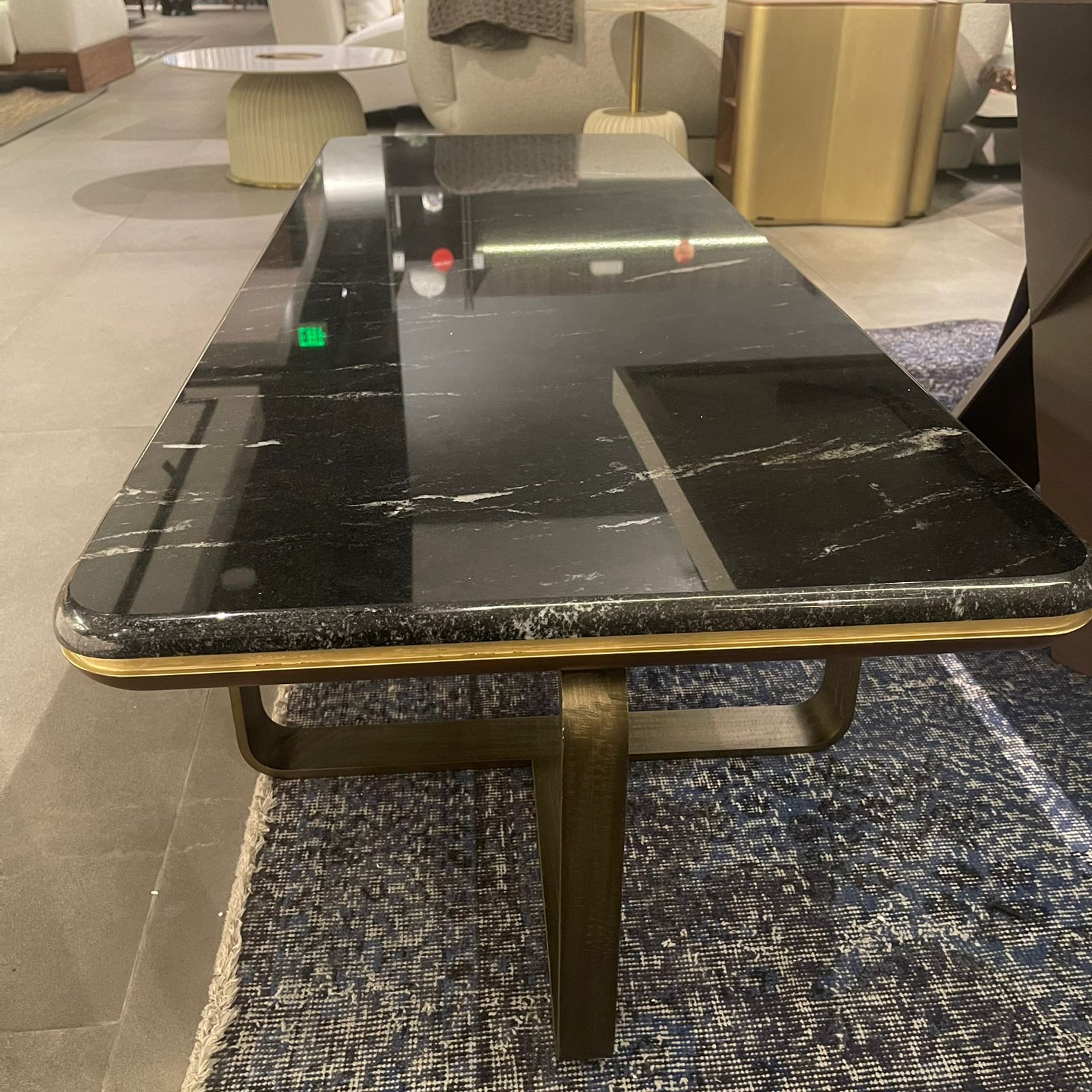 Display Item - Amber Marble Center Table Ambrct-050YAS - DISPLAY ITEM - ebarza Furniture UAE | Shop Modern Furniture in Abu Dhabi & Dubai - مفروشات ايبازرا في الامارات | تسوق اثاث عصري وديكورات مميزة في دبي وابوظبي