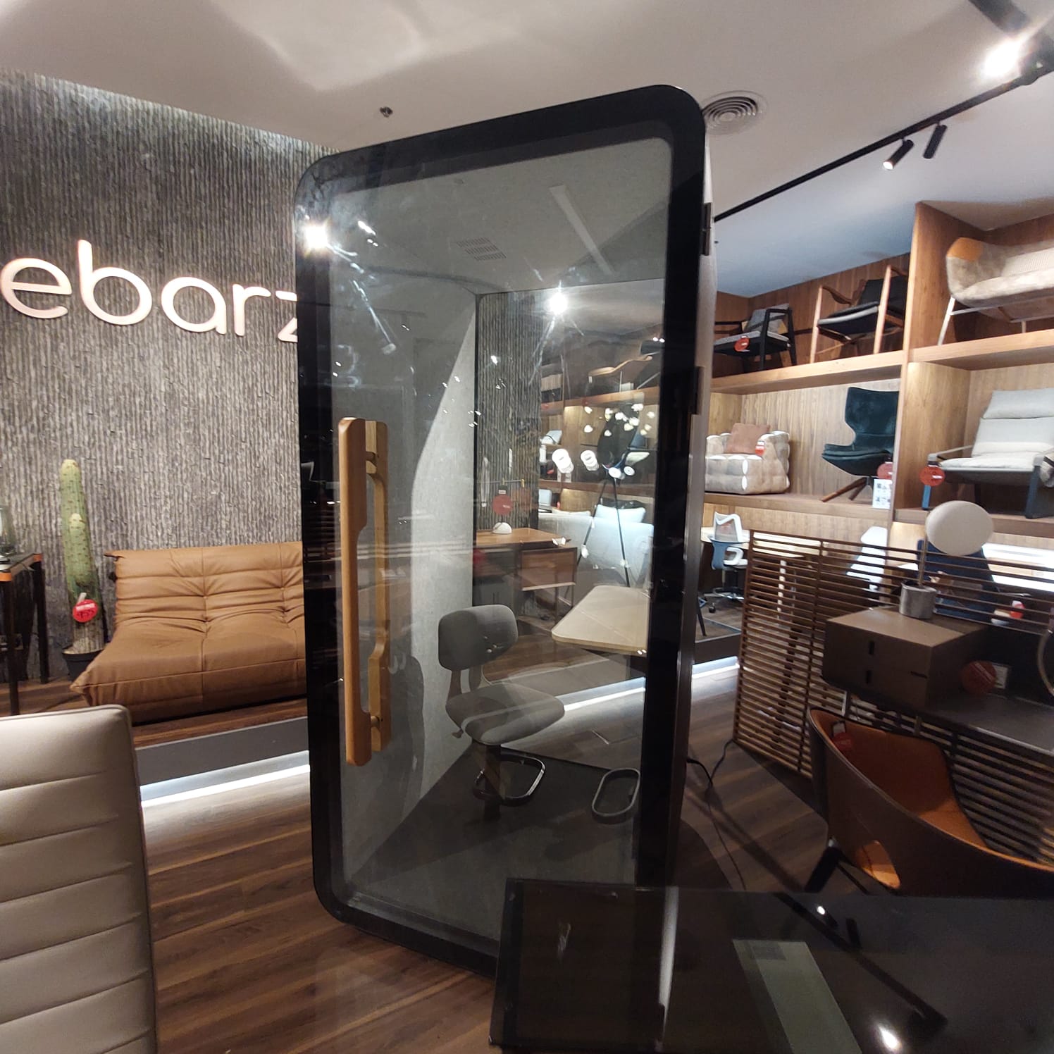 Display Item - Multifunction Soundproof office booth SUPERBOX-SLYAS - DISPLAY ITEM - ebarza Furniture UAE | Shop Modern Furniture in Abu Dhabi & Dubai - مفروشات ايبازرا في الامارات | تسوق اثاث عصري وديكورات مميزة في دبي وابوظبي