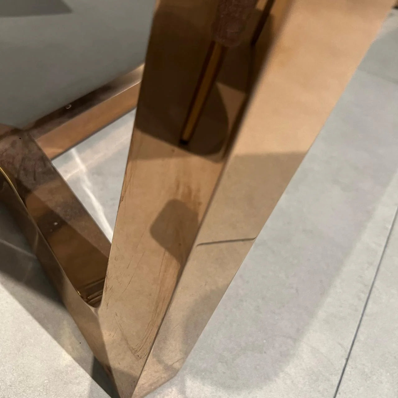Display Item - Venice Faux Marble Dining Table Tg-282-Rg-NAKHEEL - DISPLAY ITEM - ebarza Furniture UAE | Shop Modern Furniture in Abu Dhabi & Dubai - مفروشات ايبازرا في الامارات | تسوق اثاث عصري وديكورات مميزة في دبي وابوظبي