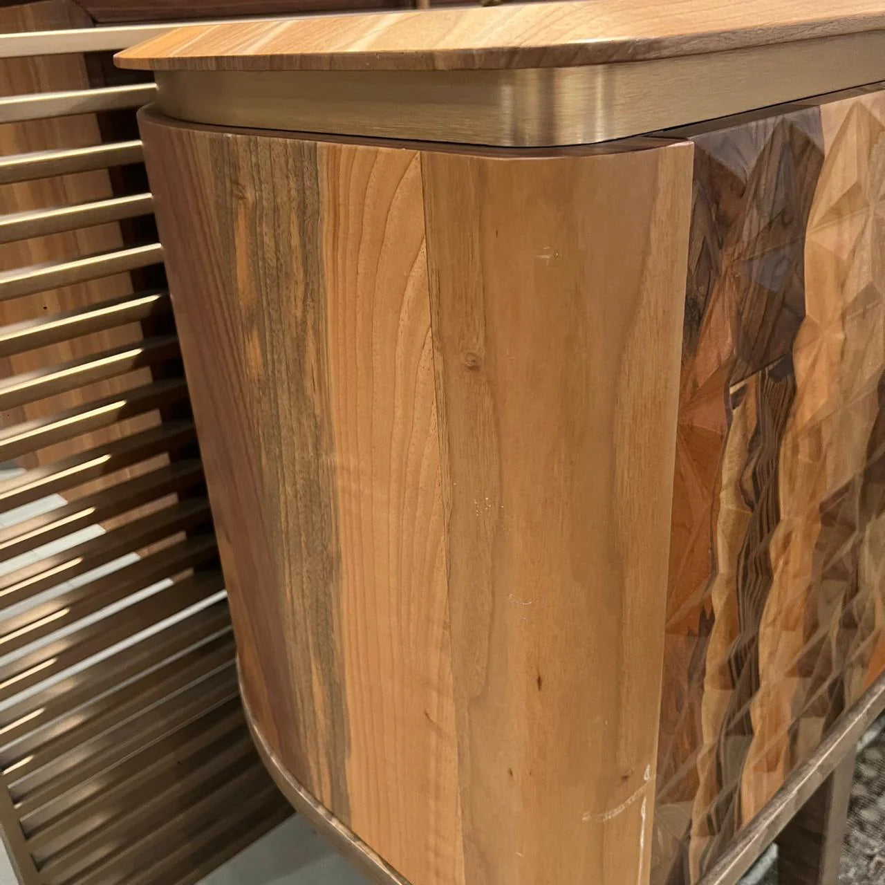 Display Item - Zen Sideboard Zen003-Veneer-Top-NAKHEEL - DISPLAY ITEM - ebarza Furniture UAE | Shop Modern Furniture in Abu Dhabi & Dubai - مفروشات ايبازرا في الامارات | تسوق اثاث عصري وديكورات مميزة في دبي وابوظبي