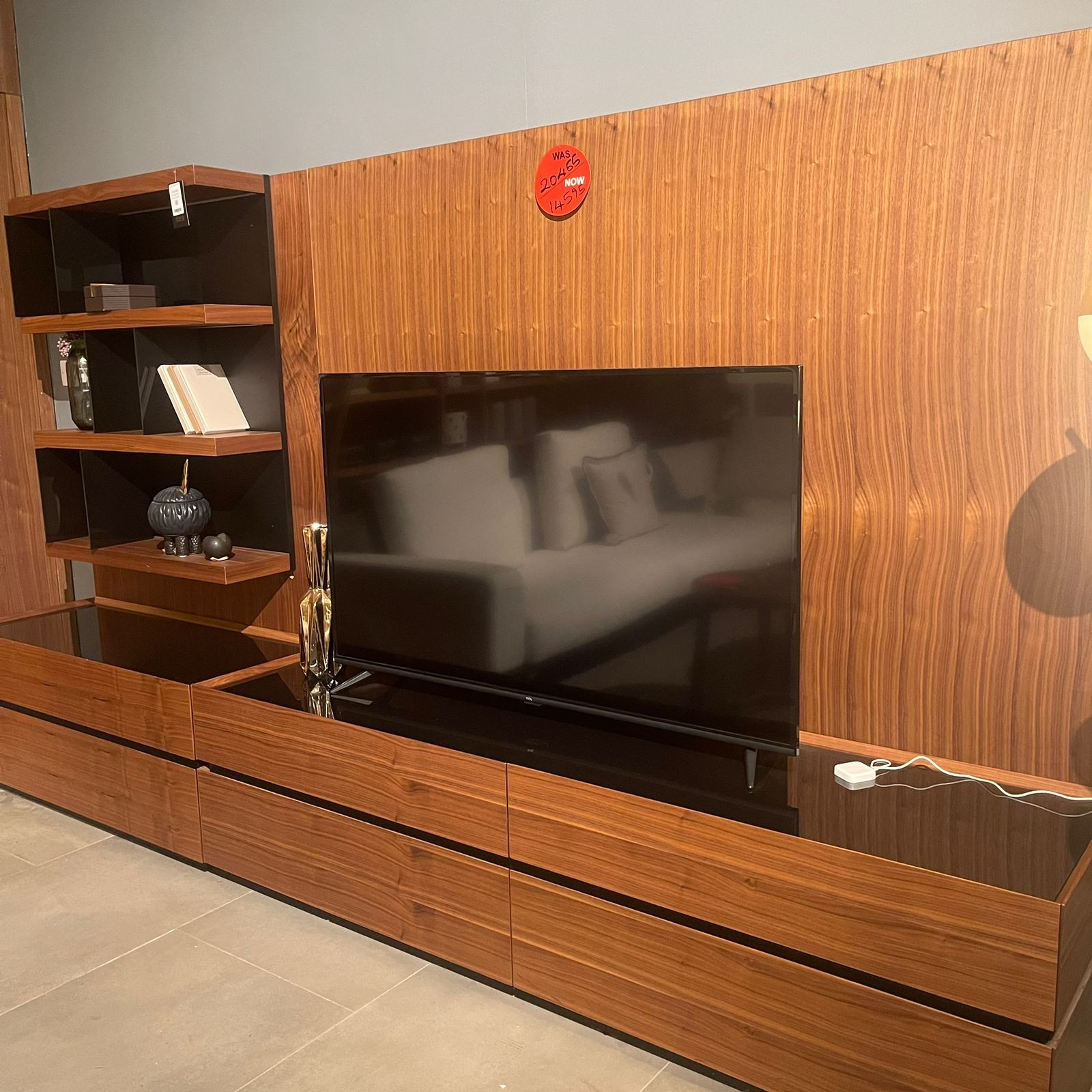 Display Item - Icona Tv Unit Icona-Tv-YAS - DISPLAY ITEM - ebarza Furniture UAE | Shop Modern Furniture in Abu Dhabi & Dubai - مفروشات ايبازرا في الامارات | تسوق اثاث عصري وديكورات مميزة في دبي وابوظبي