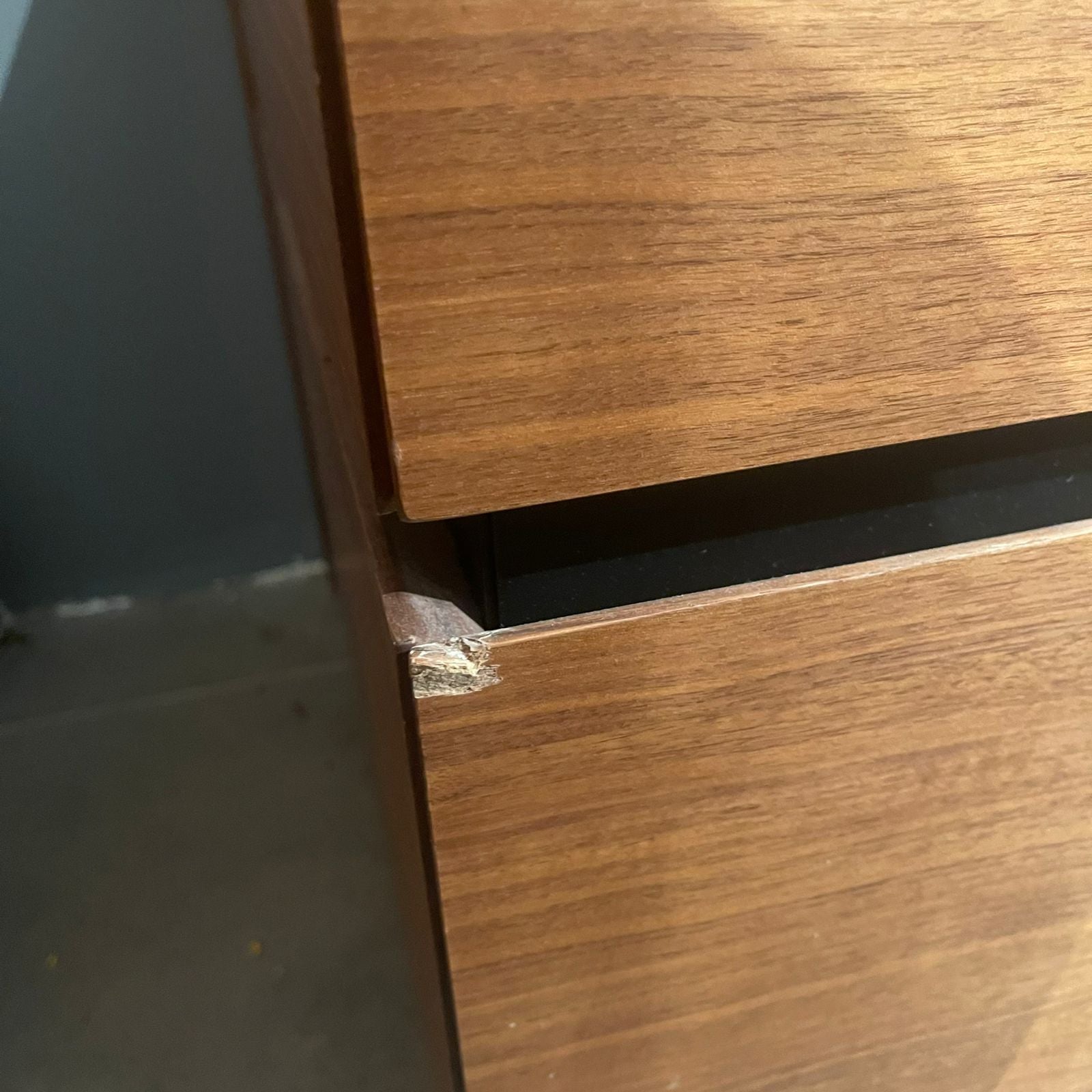 Display Item - Icona Tv Unit Icona-Tv-YAS - DISPLAY ITEM - ebarza Furniture UAE | Shop Modern Furniture in Abu Dhabi & Dubai - مفروشات ايبازرا في الامارات | تسوق اثاث عصري وديكورات مميزة في دبي وابوظبي