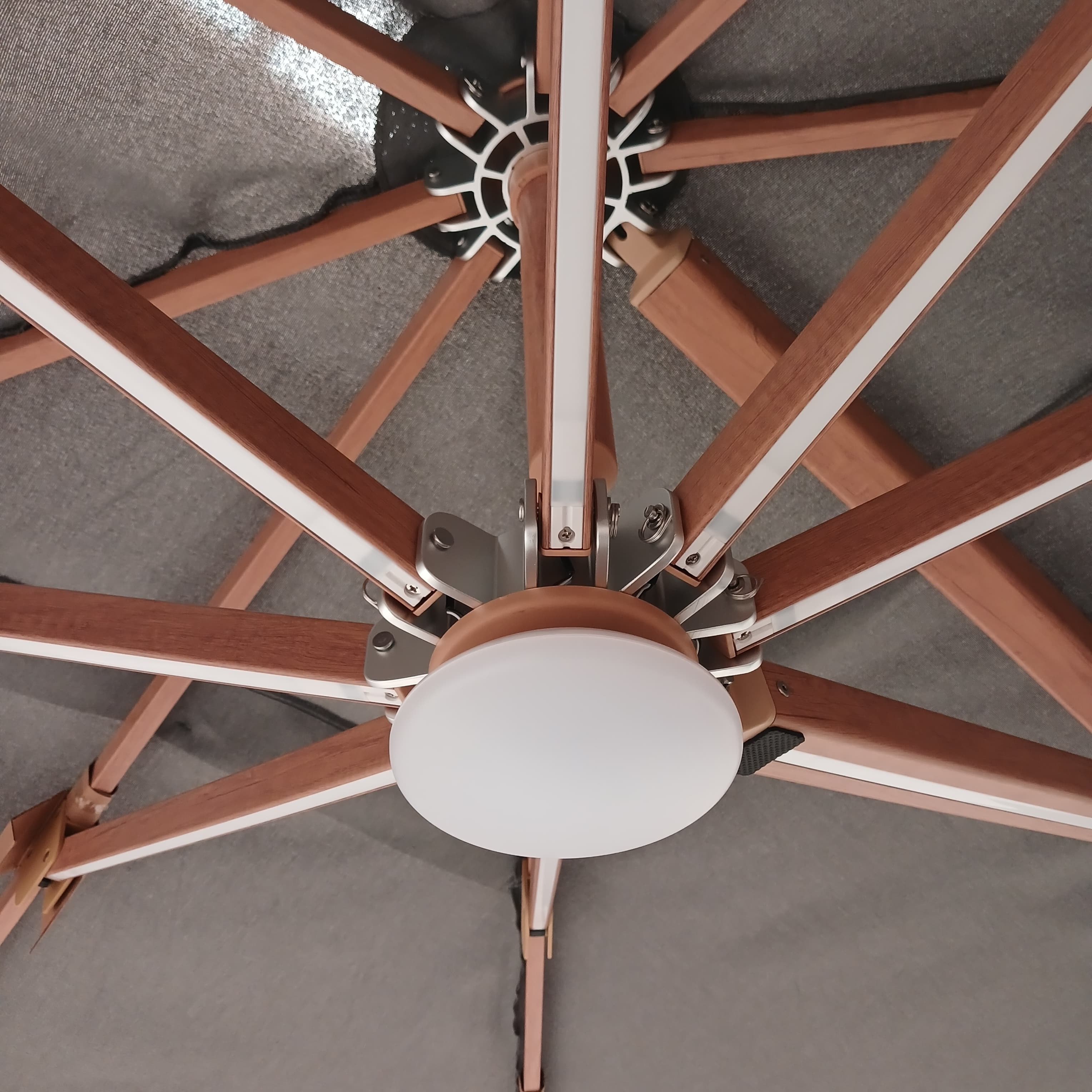 Opal Cantilever Umbrella With Base DC-LUP-117 / DC-BC-136 - Outdoor Umbrellas - ebarza Furniture UAE | Shop Modern Furniture in Abu Dhabi & Dubai - مفروشات ايبازرا في الامارات | تسوق اثاث عصري وديكورات مميزة في دبي وابوظبي