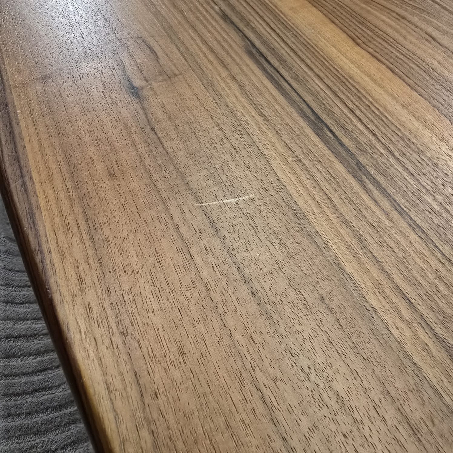 Display Item - Lucca Kristal Dining Table Krstl-Lucadt-YAS - DISPLAY ITEM - ebarza Furniture UAE | Shop Modern Furniture in Abu Dhabi & Dubai - مفروشات ايبازرا في الامارات | تسوق اثاث عصري وديكورات مميزة في دبي وابوظبي