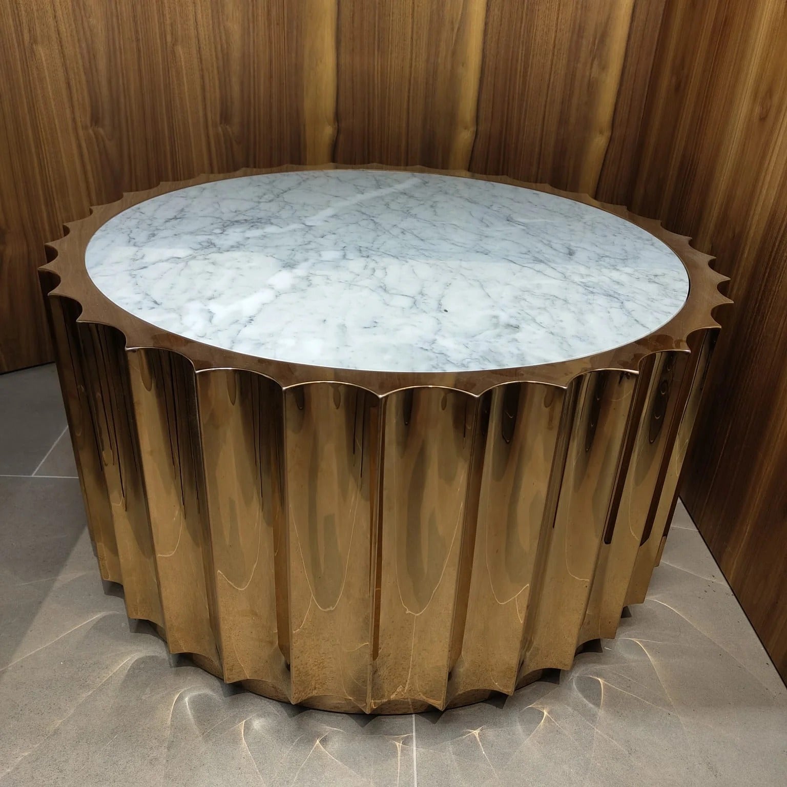 Display Item - Forlì Center Natural Marble Table Tg-01-RgYAS - DISPLAY ITEM - ebarza Furniture UAE | Shop Modern Furniture in Abu Dhabi & Dubai - مفروشات ايبازرا في الامارات | تسوق اثاث عصري وديكورات مميزة في دبي وابوظبي