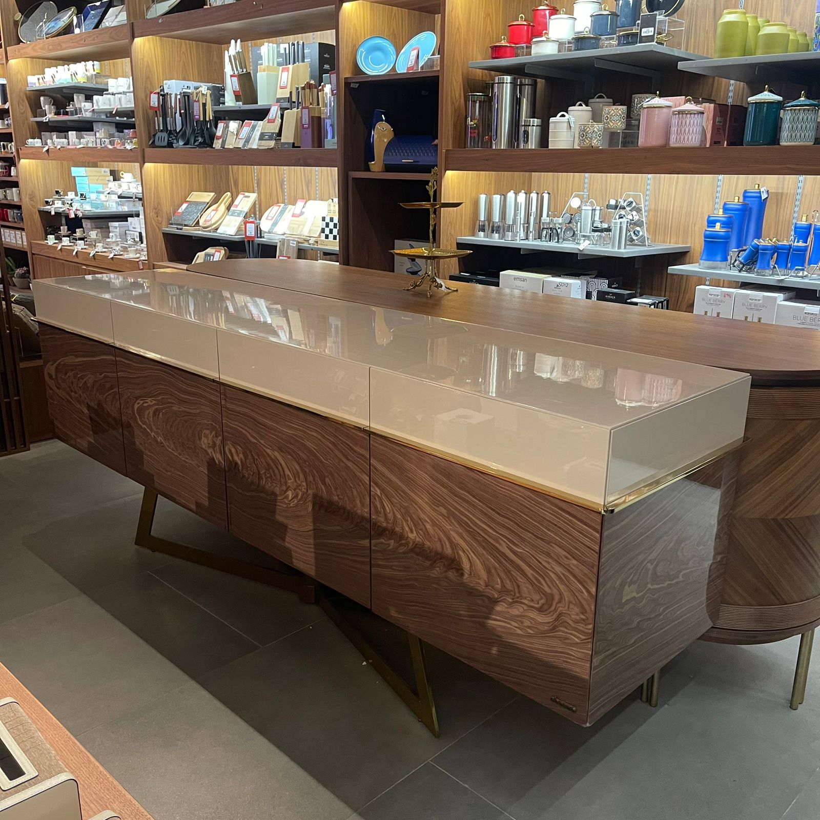 Display Item - Aura Sideboard Aura-ConsYAS - DISPLAY ITEM - ebarza Furniture UAE | Shop Modern Furniture in Abu Dhabi & Dubai - مفروشات ايبازرا في الامارات | تسوق اثاث عصري وديكورات مميزة في دبي وابوظبي