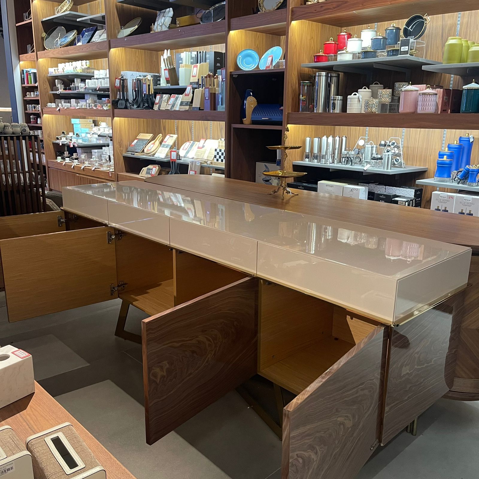 Display Item - Aura Sideboard Aura-ConsYAS - DISPLAY ITEM - ebarza Furniture UAE | Shop Modern Furniture in Abu Dhabi & Dubai - مفروشات ايبازرا في الامارات | تسوق اثاث عصري وديكورات مميزة في دبي وابوظبي