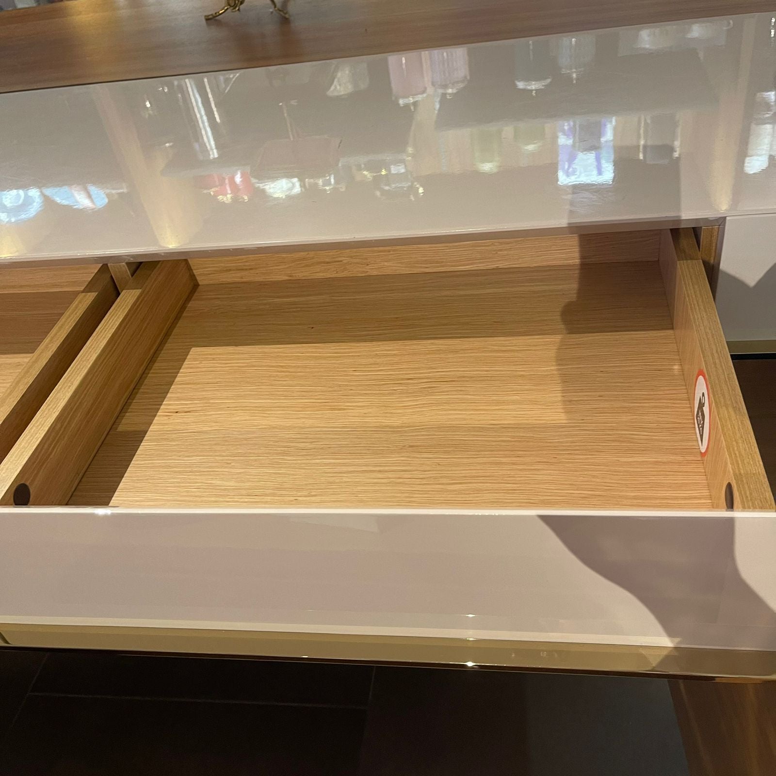 Display Item - Aura Sideboard Aura-ConsYAS - DISPLAY ITEM - ebarza Furniture UAE | Shop Modern Furniture in Abu Dhabi & Dubai - مفروشات ايبازرا في الامارات | تسوق اثاث عصري وديكورات مميزة في دبي وابوظبي