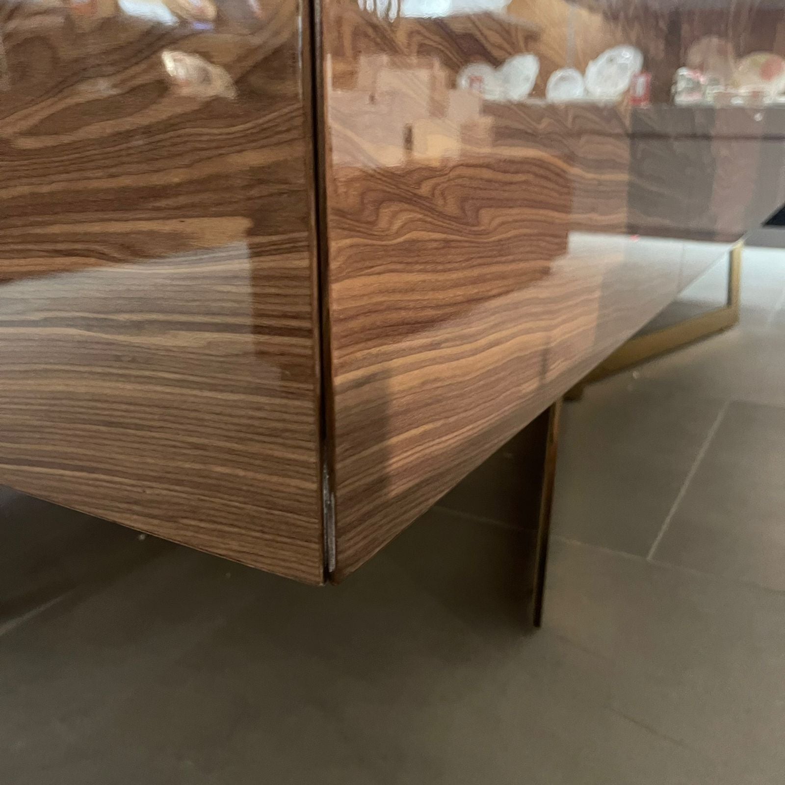 Display Item - Aura Sideboard Aura-ConsYAS - DISPLAY ITEM - ebarza Furniture UAE | Shop Modern Furniture in Abu Dhabi & Dubai - مفروشات ايبازرا في الامارات | تسوق اثاث عصري وديكورات مميزة في دبي وابوظبي