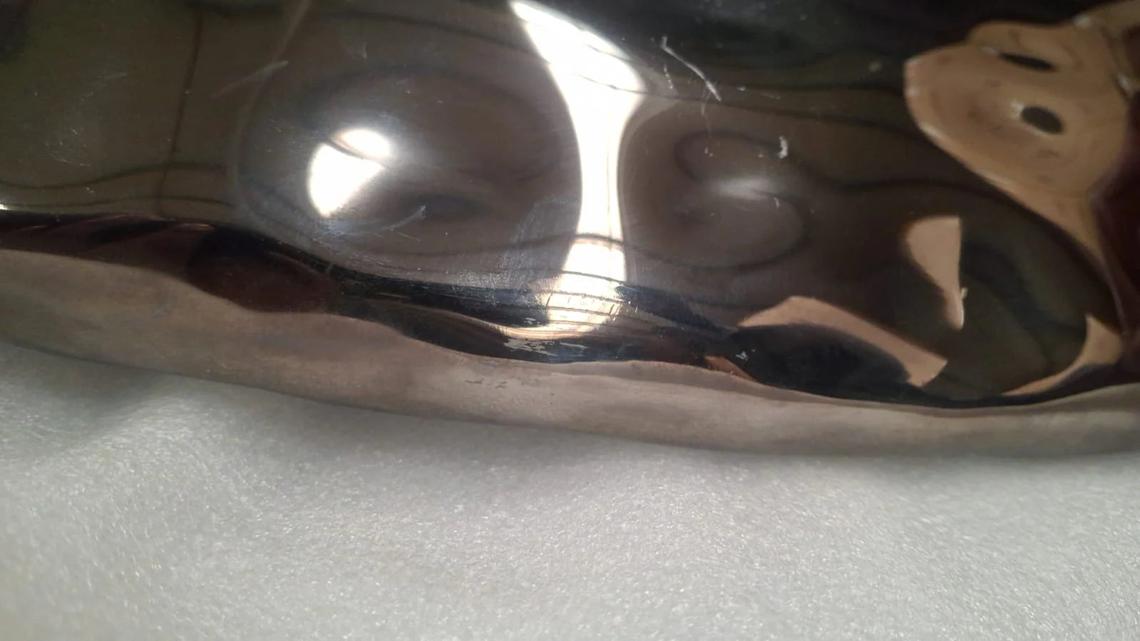 AS IS - Hand Crafted Specular Color Stainless Steel Artwork BJ-NEWSTYLE-2/20240040 - DISPLAY ITEM - ebarza Furniture UAE | Shop Modern Furniture in Abu Dhabi & Dubai - مفروشات ايبازرا في الامارات | تسوق اثاث عصري وديكورات مميزة في دبي وابوظبي