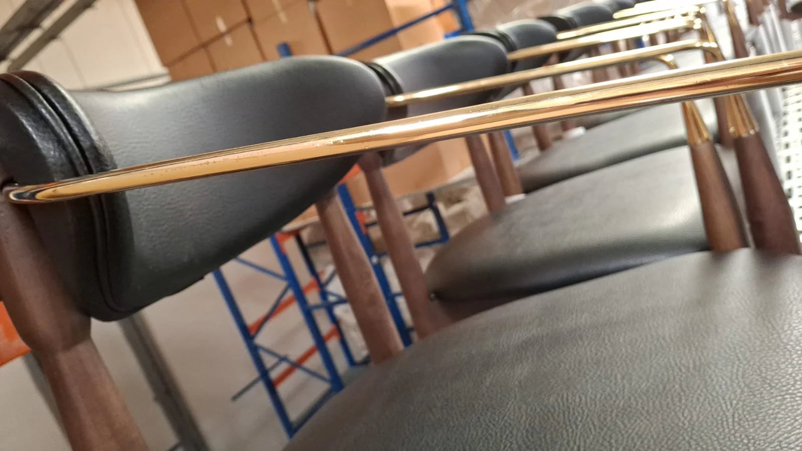 AS IS - Monet Leather Chair Mon001-Walnut(0705) - DISPLAY ITEM - ebarza Furniture UAE | Shop Modern Furniture in Abu Dhabi & Dubai - مفروشات ايبازرا في الامارات | تسوق اثاث عصري وديكورات مميزة في دبي وابوظبي