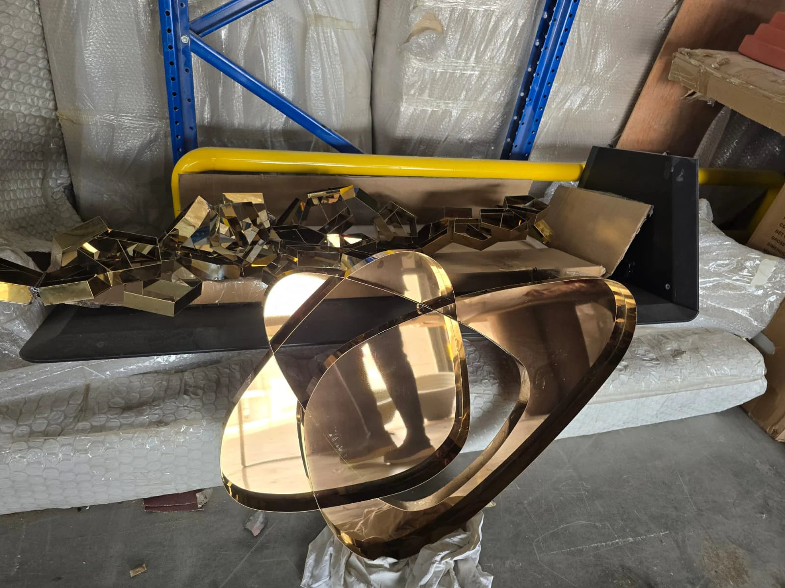 AS IS - Space Gate Handcrafted Stainless Steel Artwork Bg2020044-RG - DISPLAY ITEM - ebarza Furniture UAE | Shop Modern Furniture in Abu Dhabi & Dubai - مفروشات ايبازرا في الامارات | تسوق اثاث عصري وديكورات مميزة في دبي وابوظبي