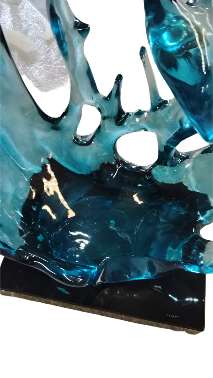 AS IS - Transparent Resin SCULPTURE - BJ20230017 - DISPLAY ITEM - ebarza Furniture UAE | Shop Modern Furniture in Abu Dhabi & Dubai - مفروشات ايبازرا في الامارات | تسوق اثاث عصري وديكورات مميزة في دبي وابوظبي