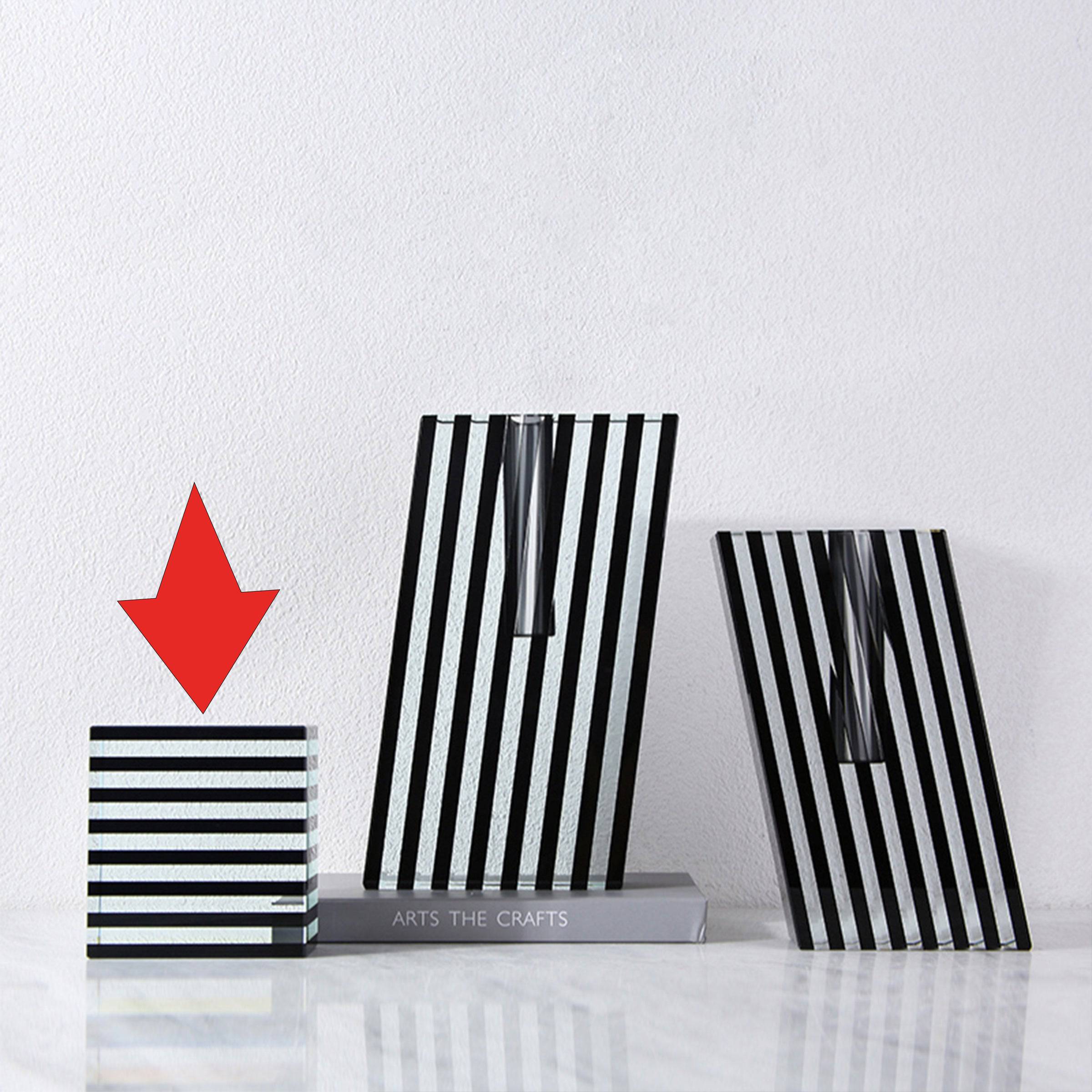 Black & Clear Striped Crystal Decor  Fb-Sj2105 -  Home Decor Figurines - ebarza Furniture UAE | Shop Modern Furniture in Abu Dhabi & Dubai - مفروشات ايبازرا في الامارات | تسوق اثاث عصري وديكورات مميزة في دبي وابوظبي
