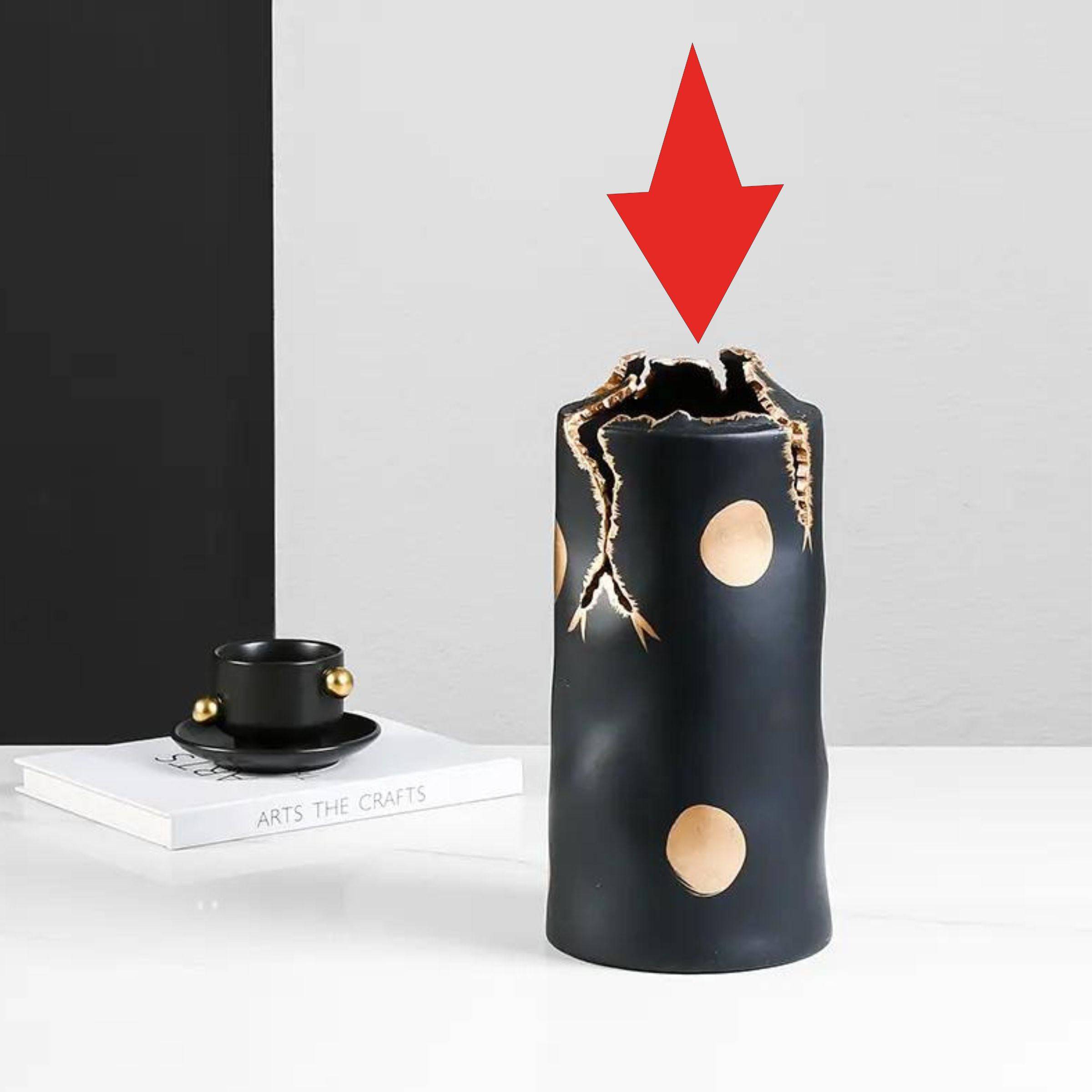 Black & Gold Ceramic Vase With Crack Detail Fa-D22062 - Vases - ebarza Furniture UAE | Shop Modern Furniture in Abu Dhabi & Dubai - مفروشات ايبازرا في الامارات | تسوق اثاث عصري وديكورات مميزة في دبي وابوظبي