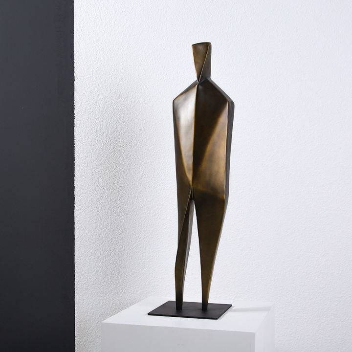 Bronze Man Fc-Sz2107-1 - Home Decor Figurines - ebarza Furniture UAE | Shop Modern Furniture in Abu Dhabi & Dubai - مفروشات ايبازرا في الامارات | تسوق اثاث عصري وديكورات مميزة في دبي وابوظبي